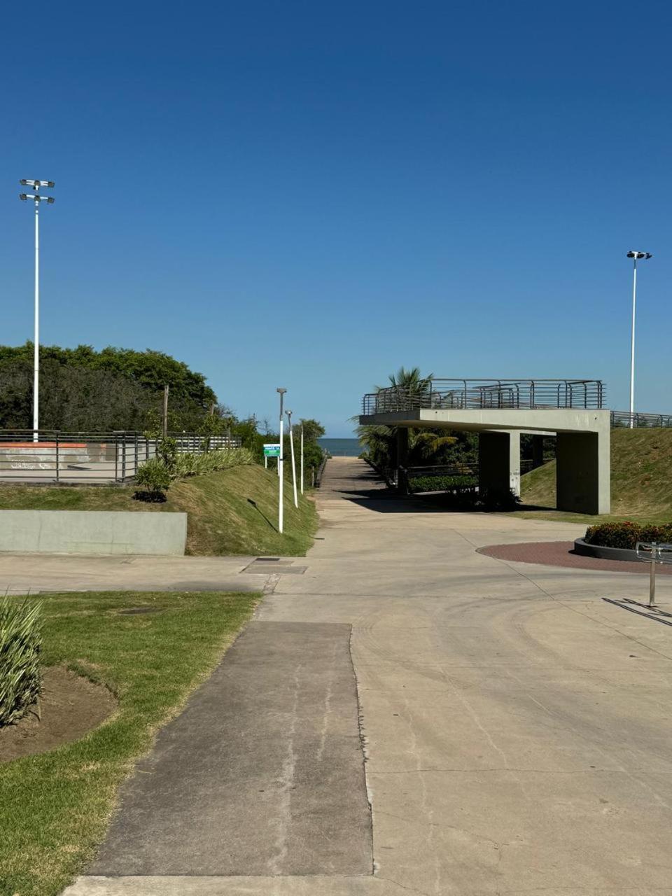Apartamento a 100 metros da praia em Jardim Camburi