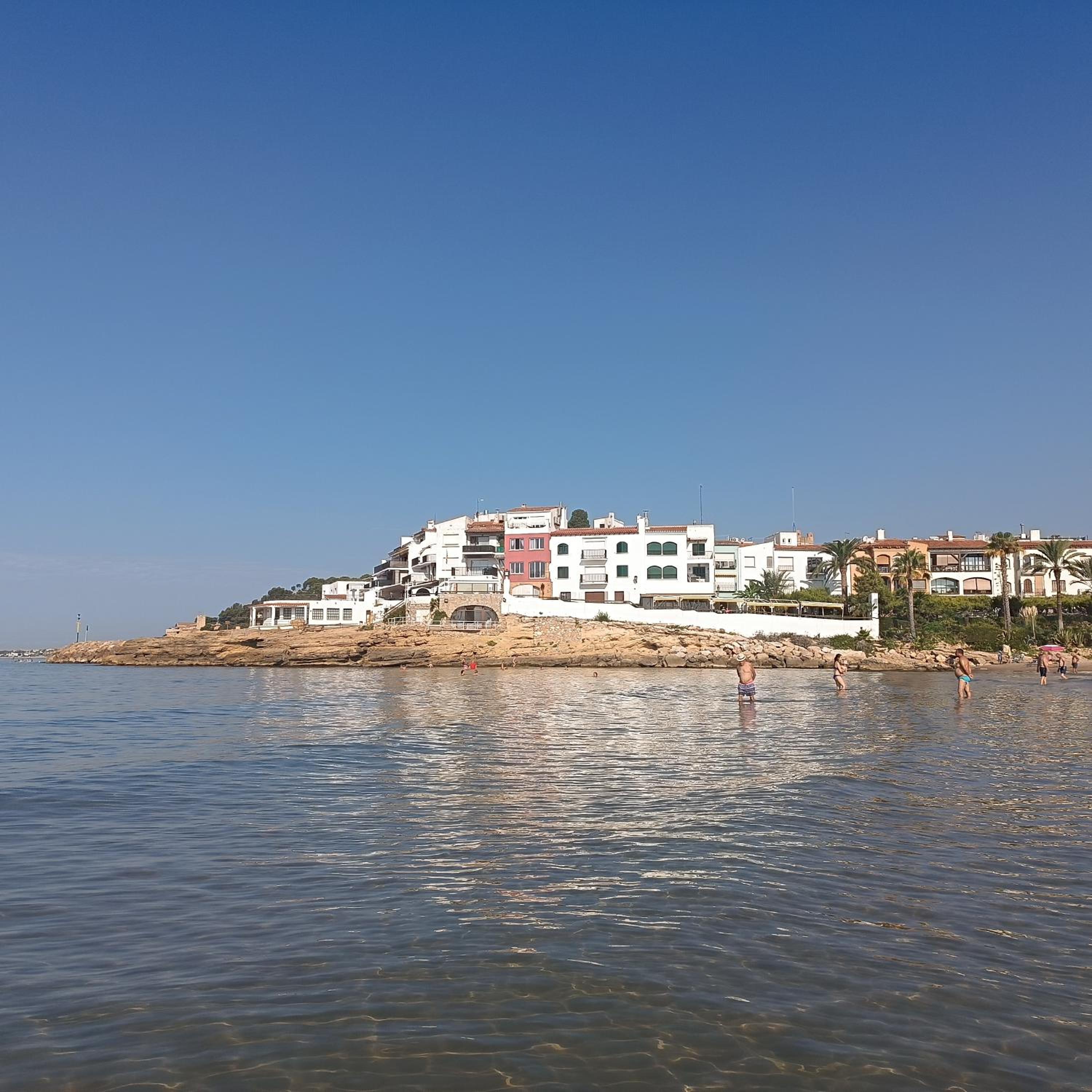 Lluna Beach Bará