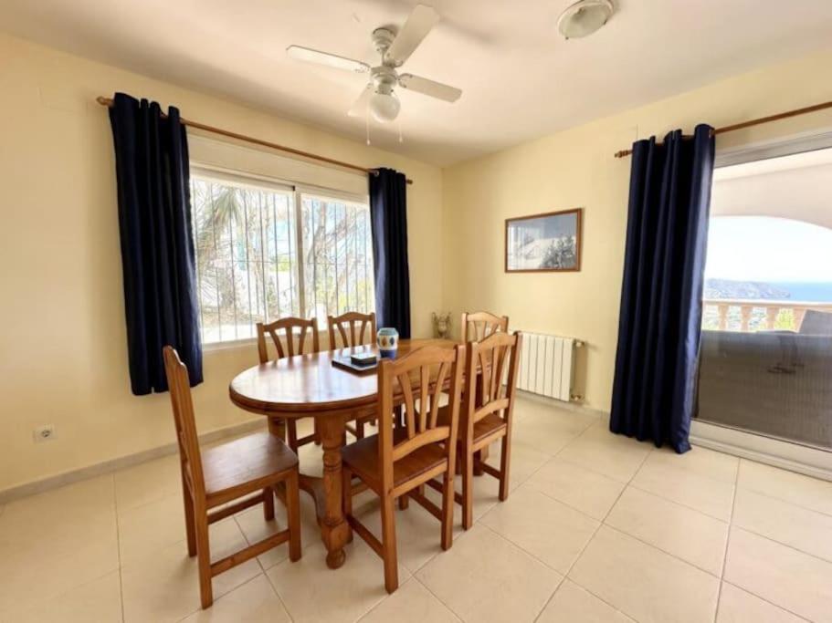 Casa Jirafa- Three bedroom villa with private pool view 2