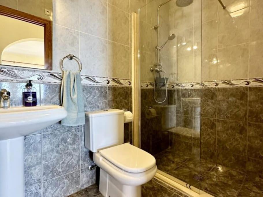 Casa Jirafa- Three bedroom villa with private pool view 3