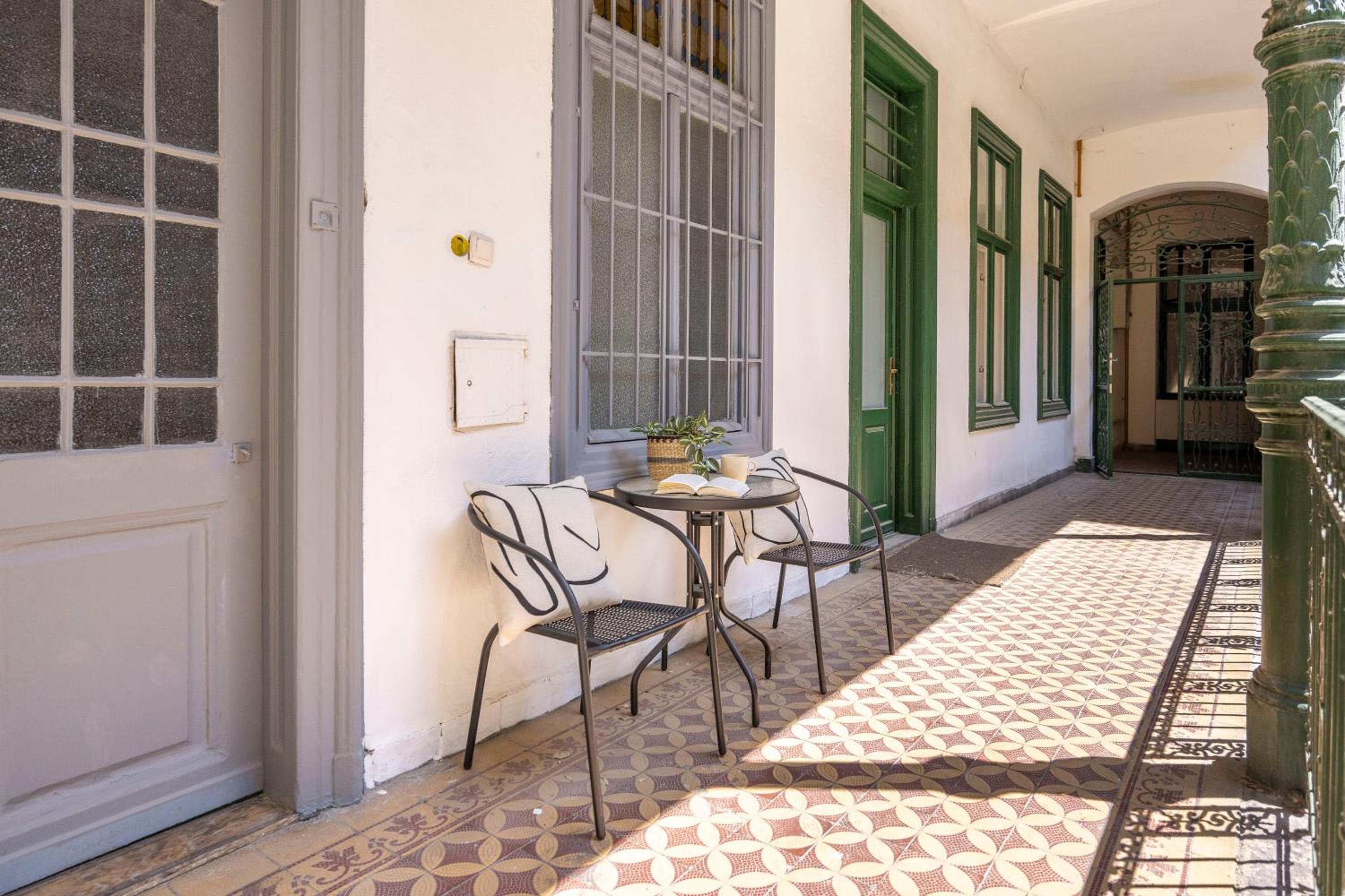 Charming & Cozy Stylish Apartment in the Heart of Budapest view 5