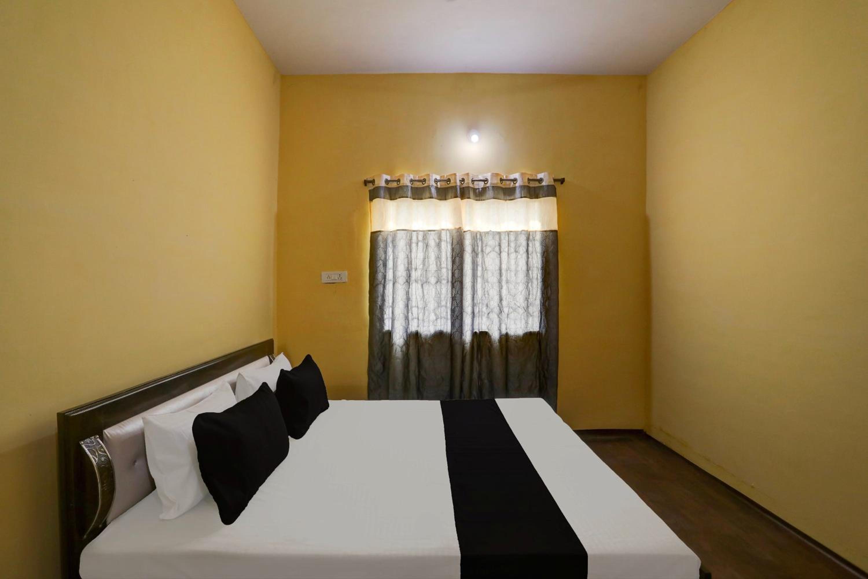 SPOT ON City Guest House view 4