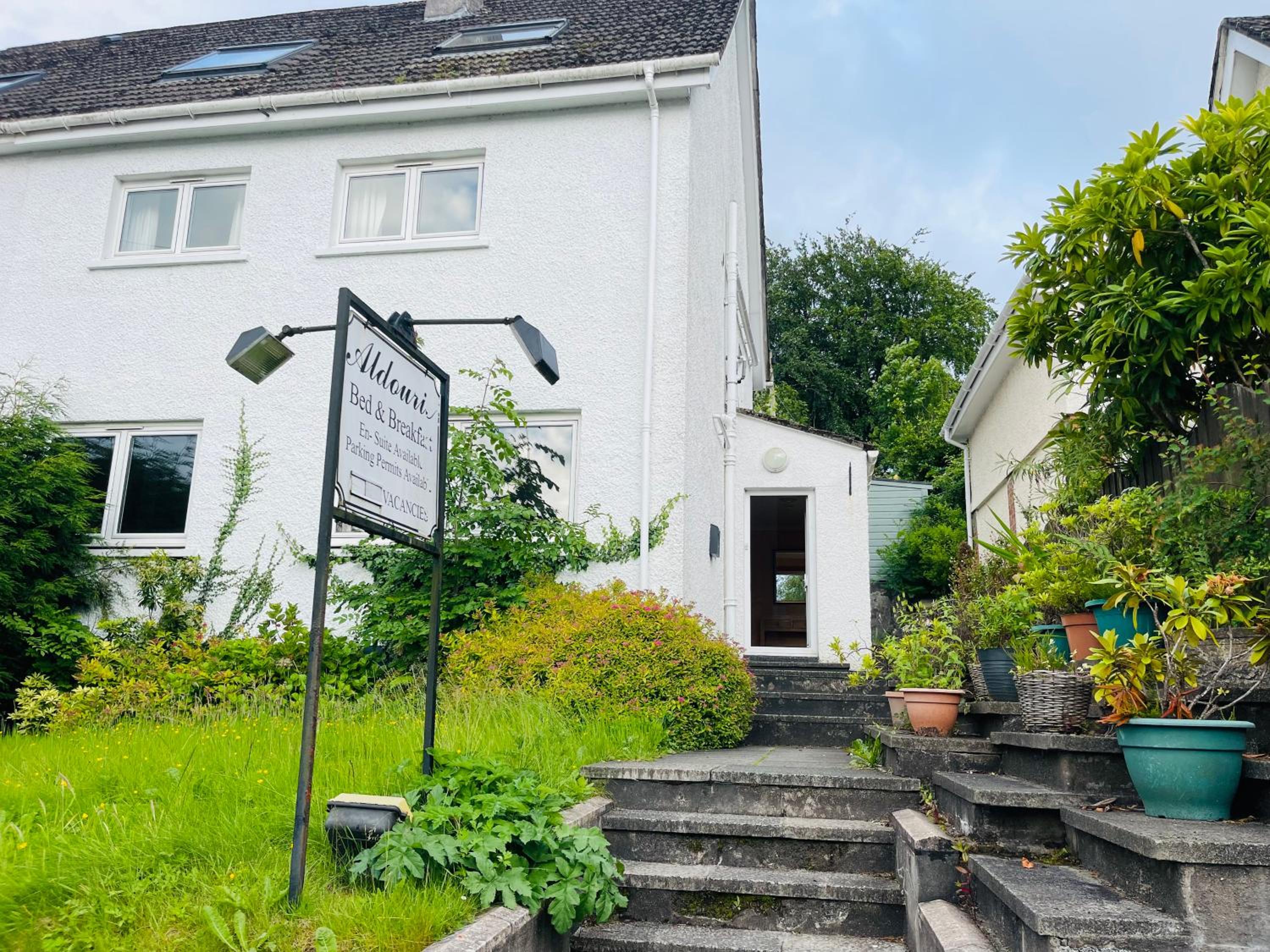 Aldourie Guest House
