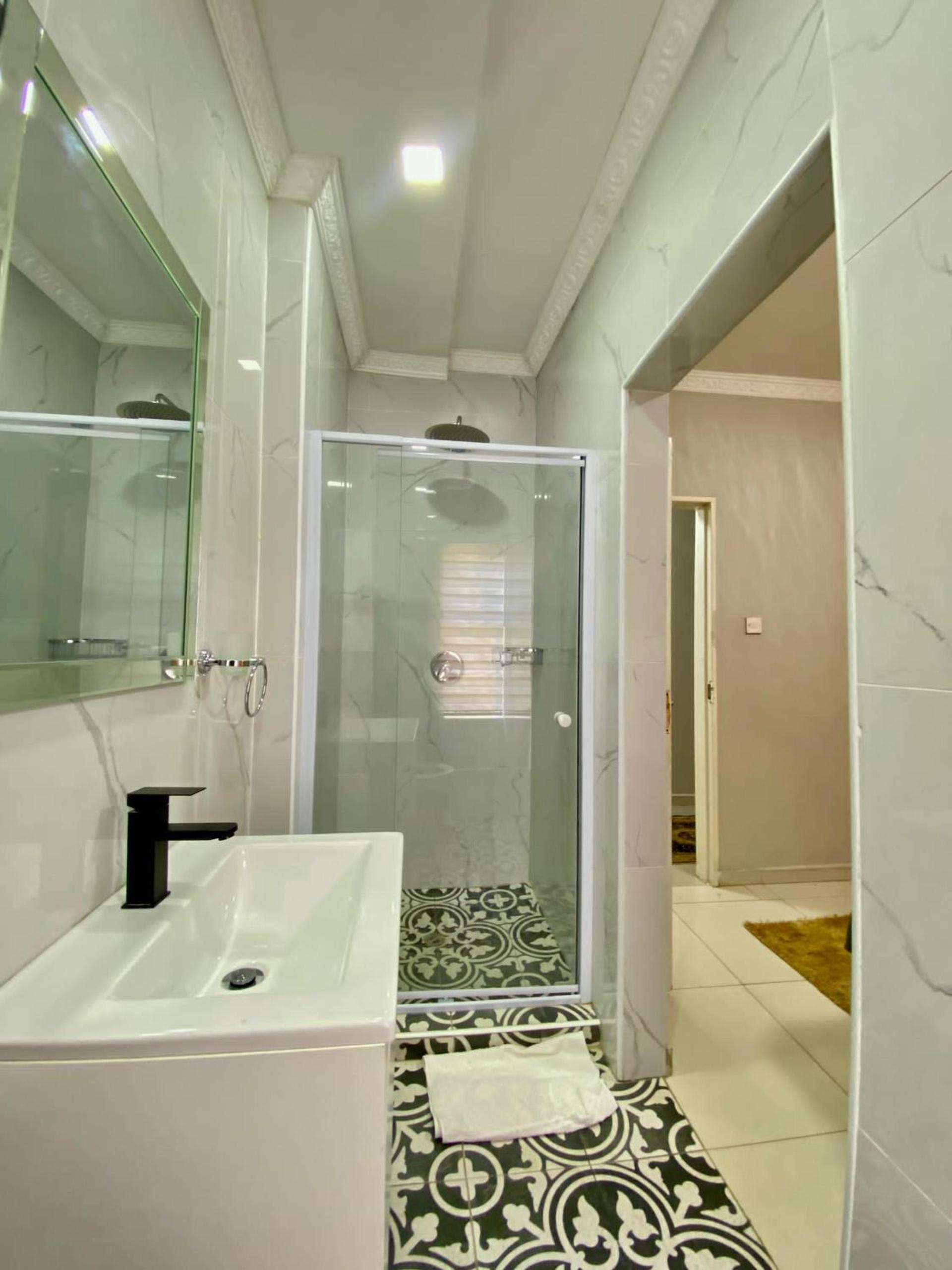 Central Gabs Oasis: 2BR-Retreat