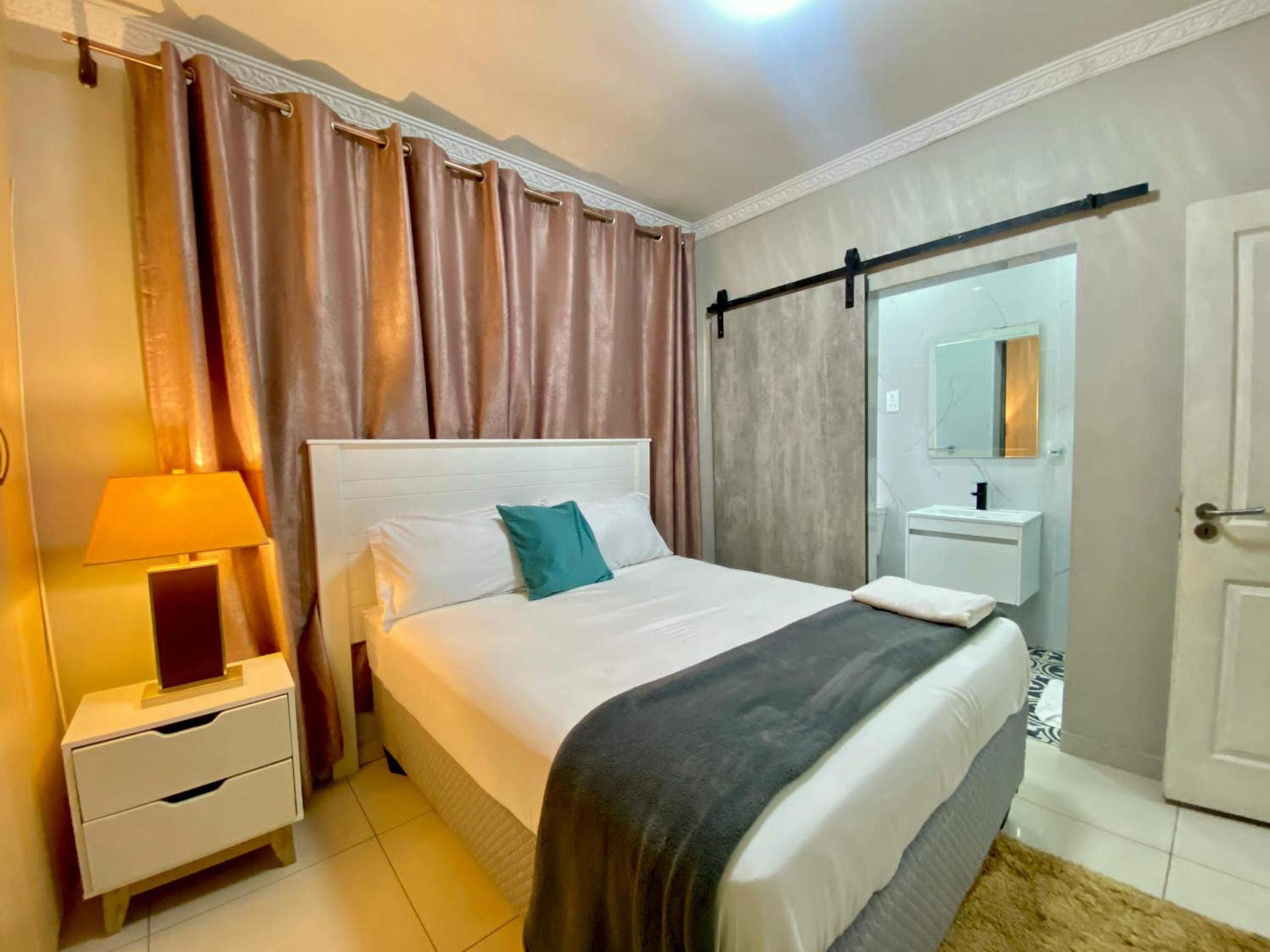 Central Gabs Oasis: 2BR-Retreat