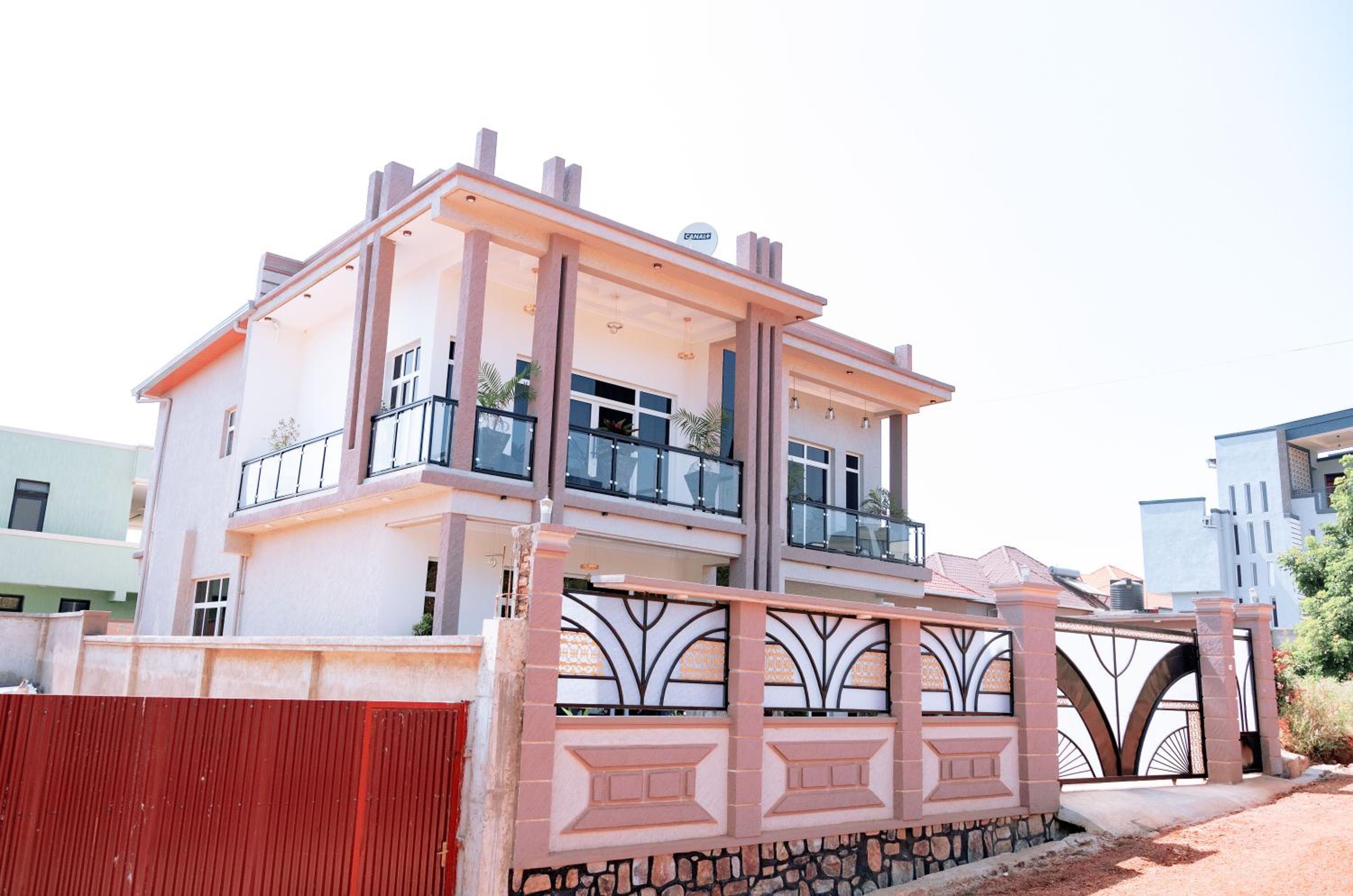 White Ark Apartment