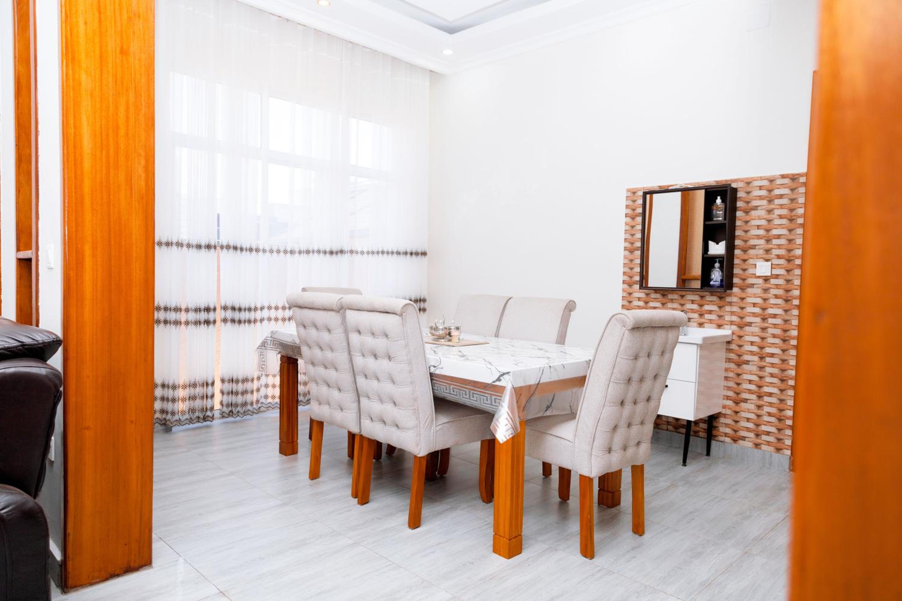 White Ark Apartment