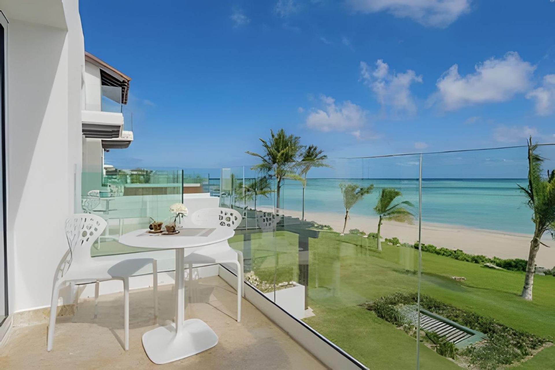 Punta Palmera Beach Front and pool views Cap Cana