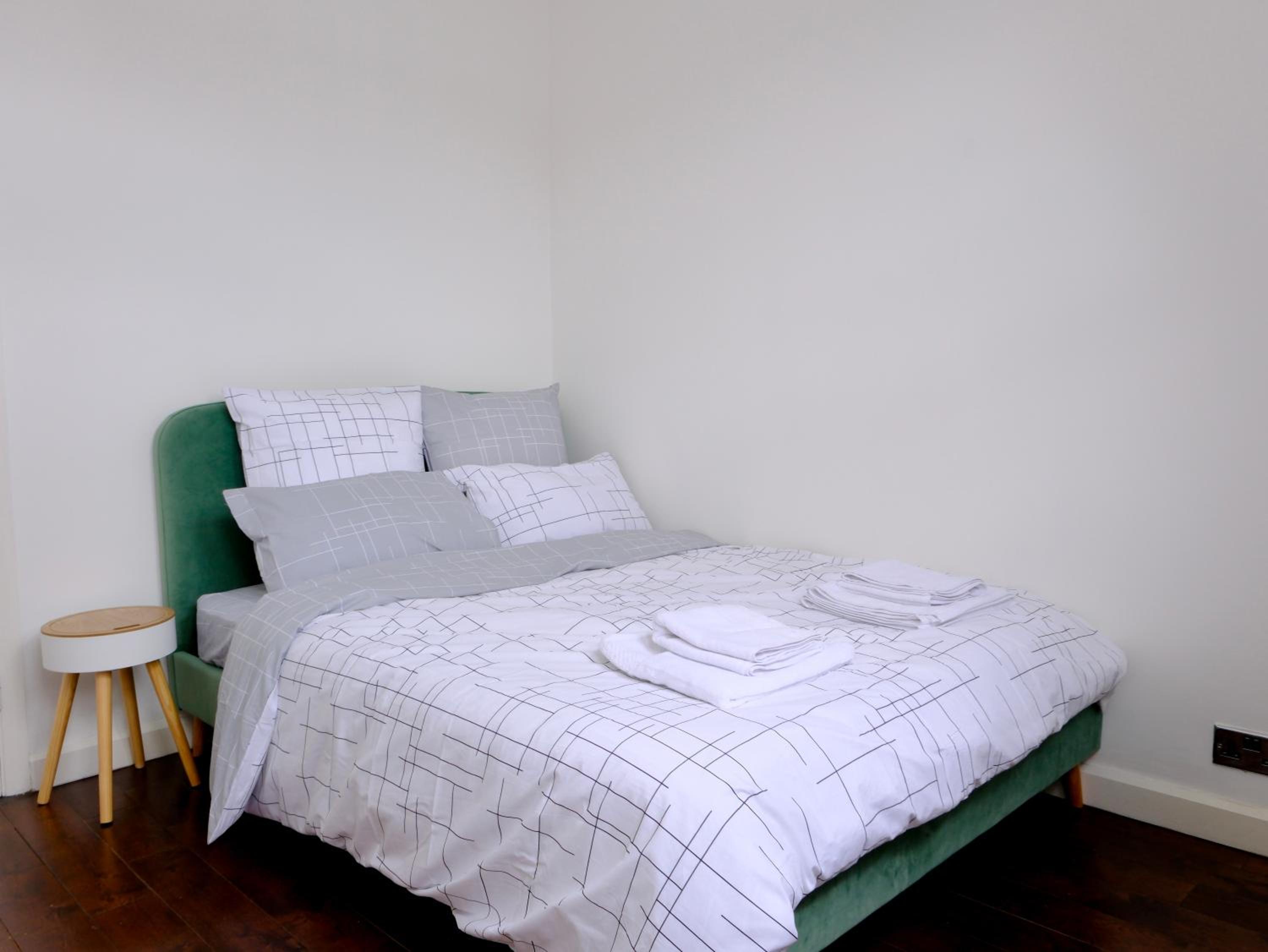 Chelsea Cosy 2 Bedroom Flat with Terrace view 3