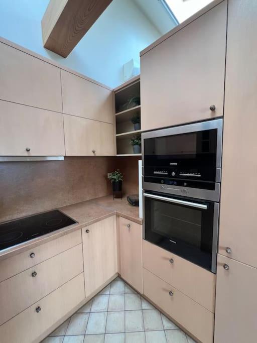 Old Town apartment with Free Parking