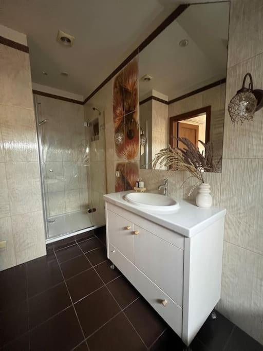 Old Town apartment with Free Parking