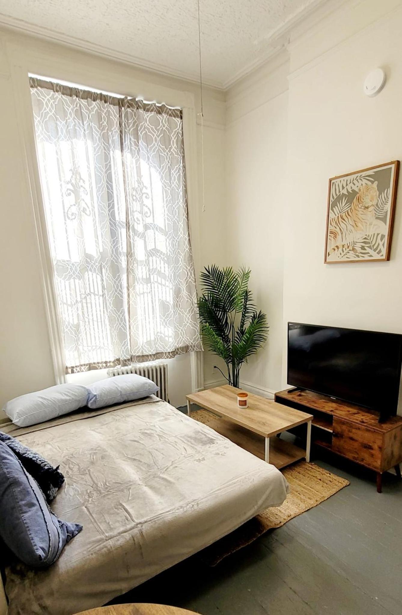Superlative Midtown Manhattan Apartment