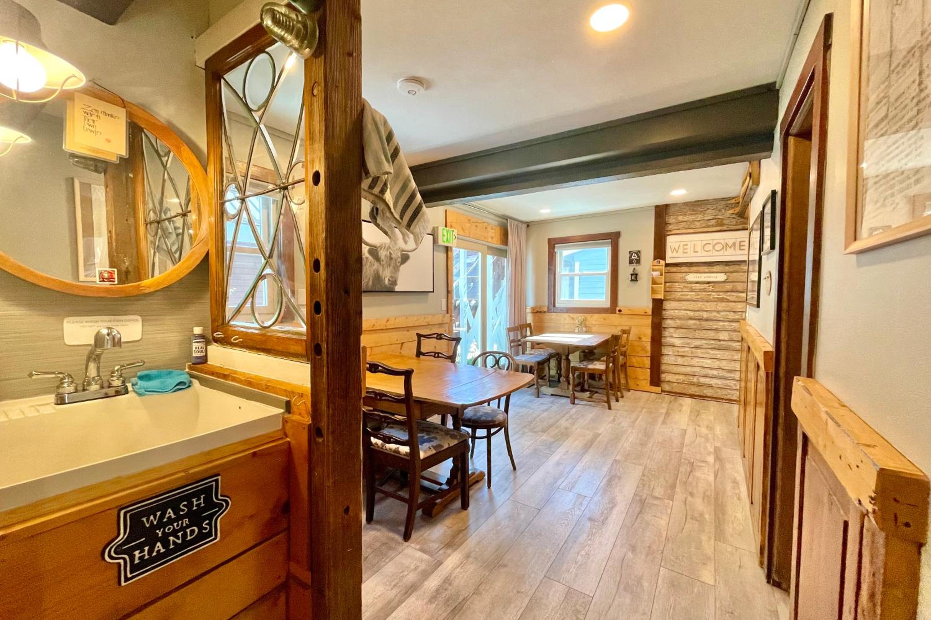 Fireside Inn & Hostel