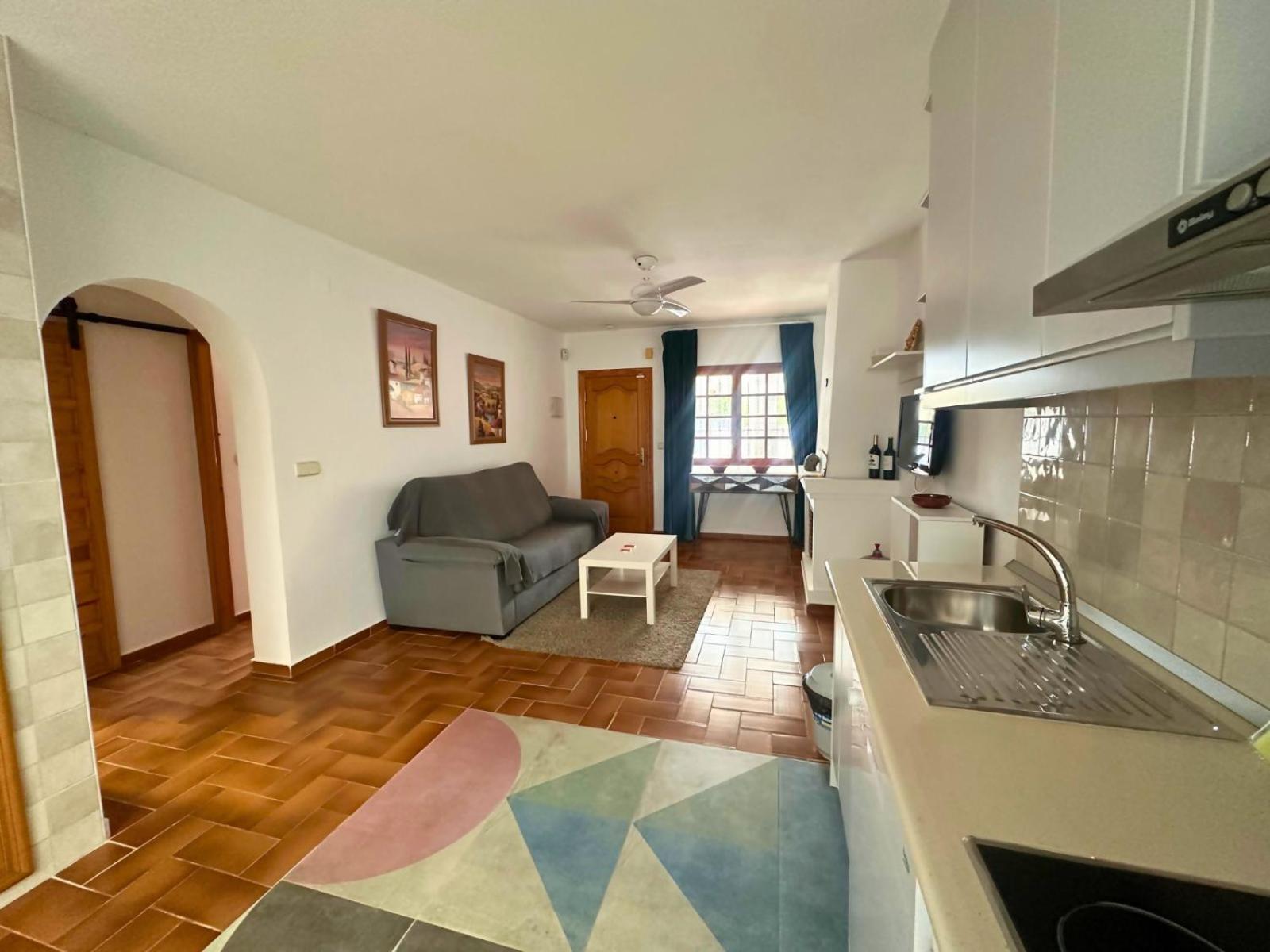 Ancora 4: Apartamento en urbanización con piscina