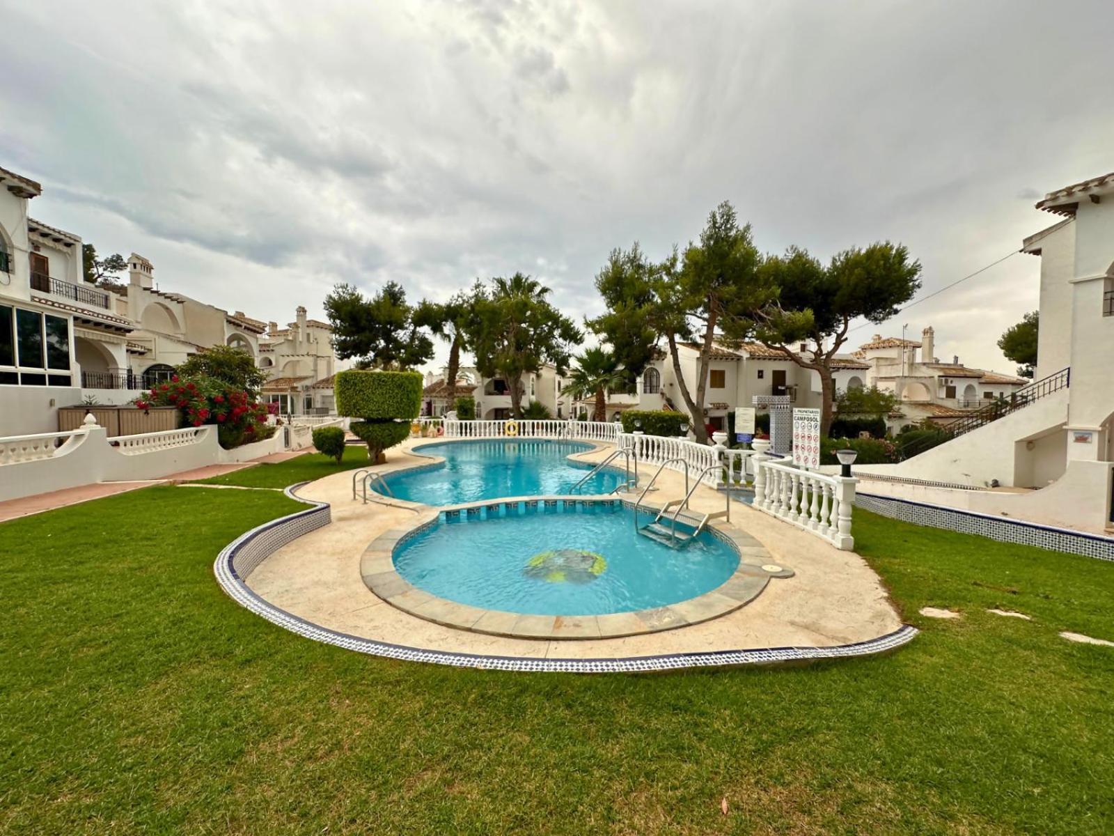 Ancora 4: Apartamento en urbanización con piscina