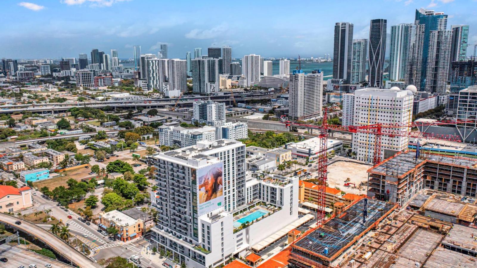 Prime Location 3 Bed Gem near Brickell With Parking