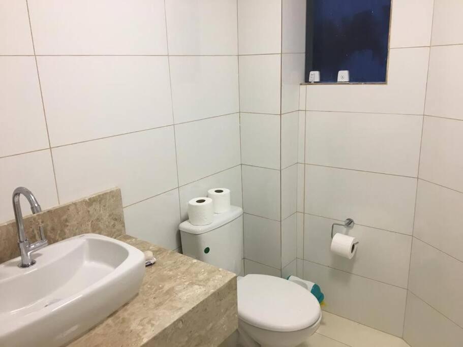 Quarto e sala bem localizado