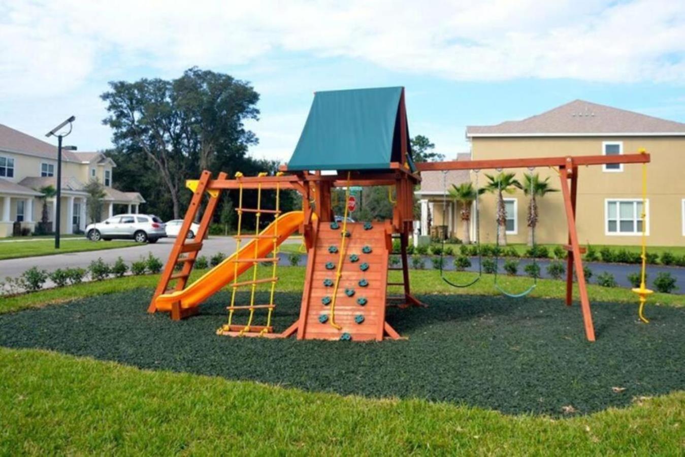 Five Vacation Homes - Orlando