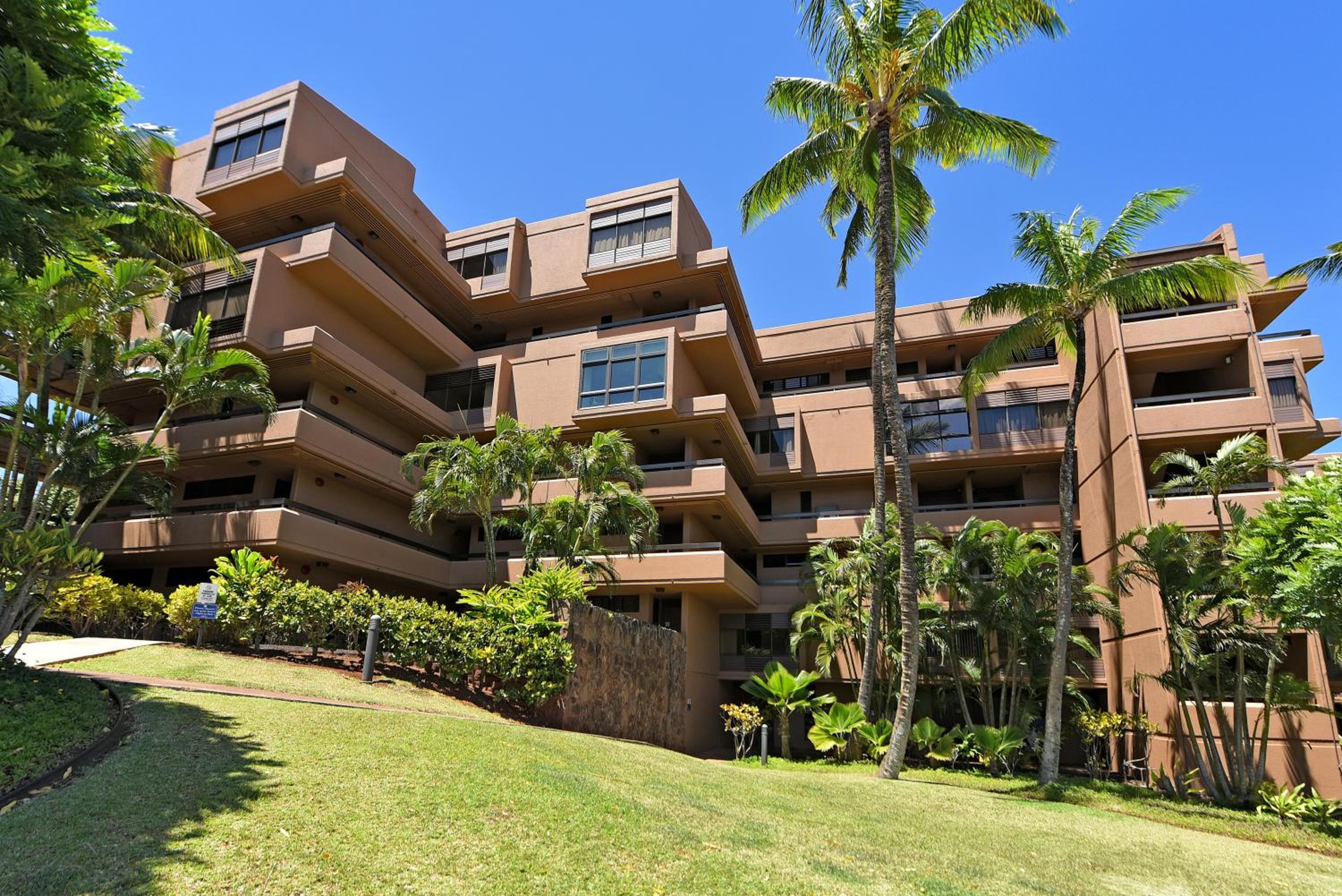 Kahana Villa F405 · KV F405 Perfect Maui Getaway Condo w Ocean V view 3