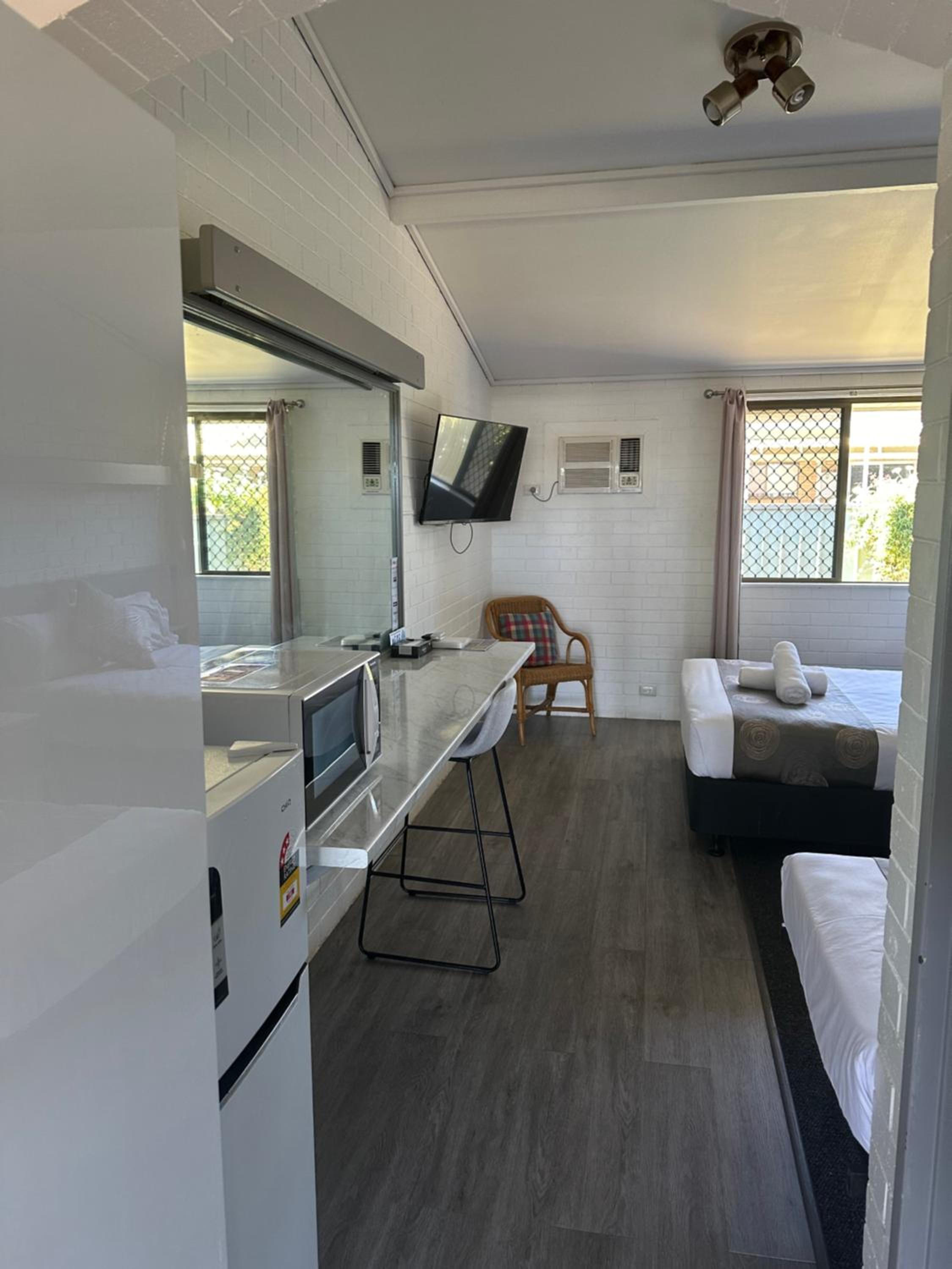 Allan Cunningham Motel
