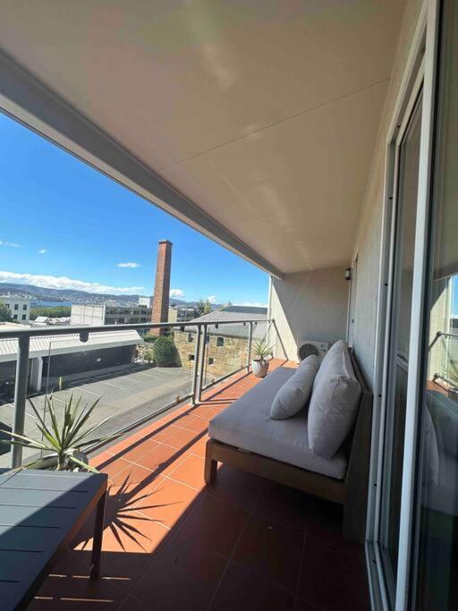 City fringe modern apartment with car parking