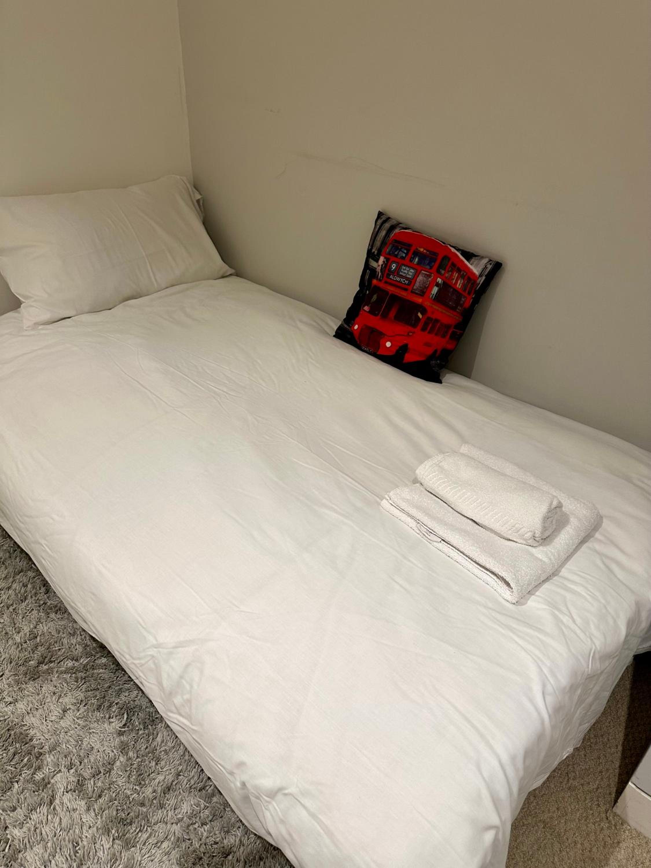 MK London Central & Cosy Studio Apartments