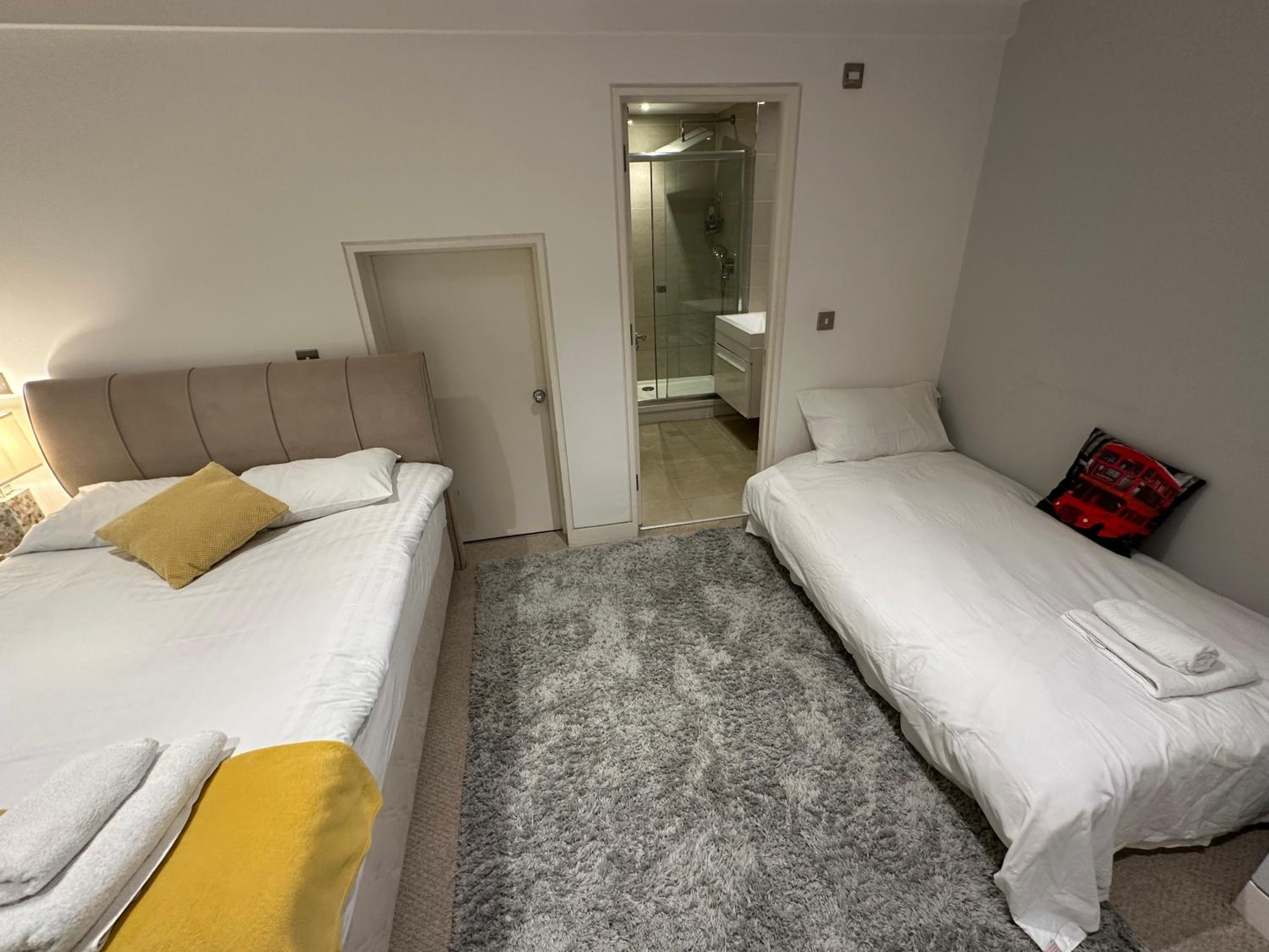 MK London Central & Cosy Studio Apartments