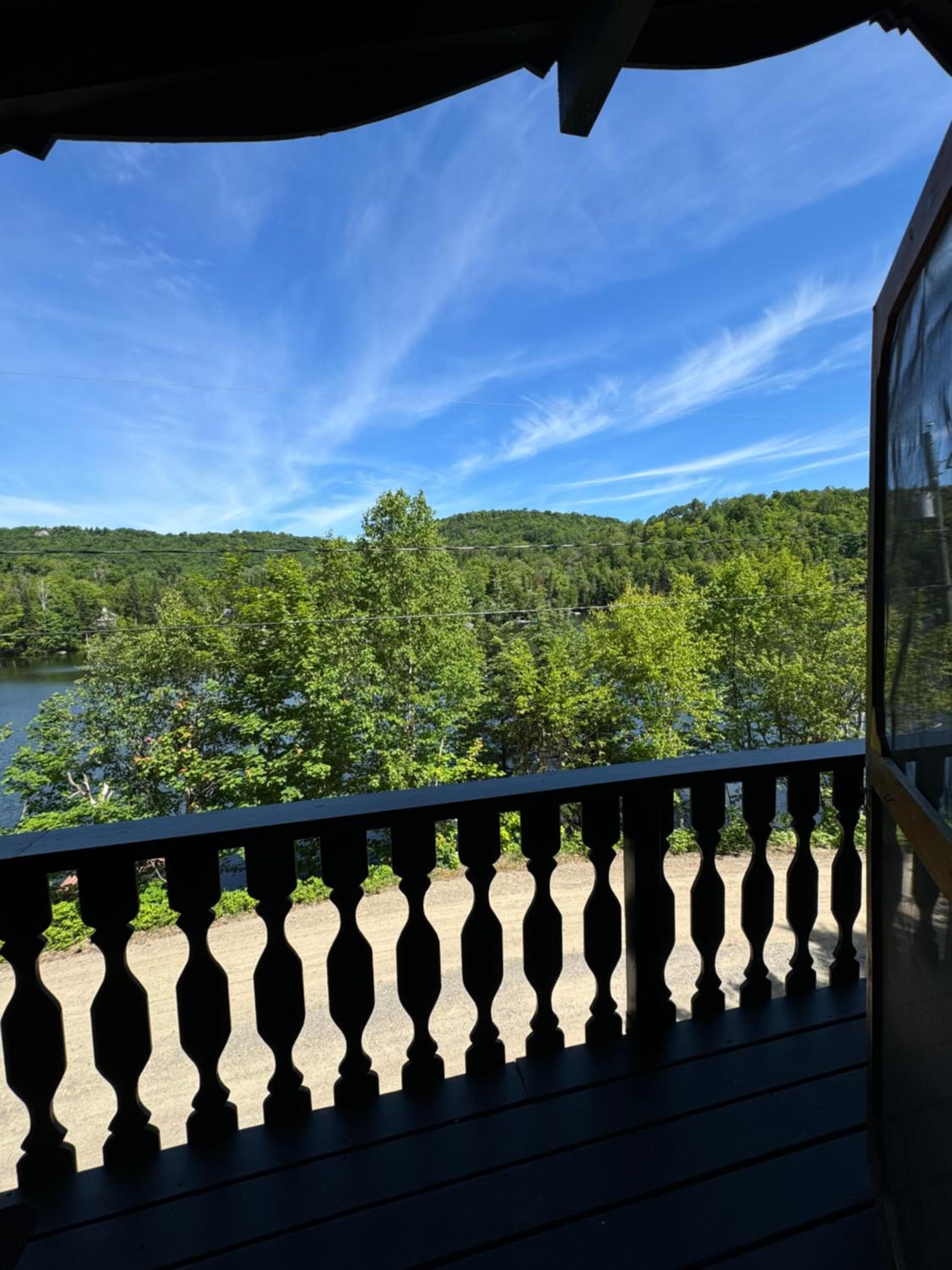 Chalet Alpin Suisse Au Bord Du Lac