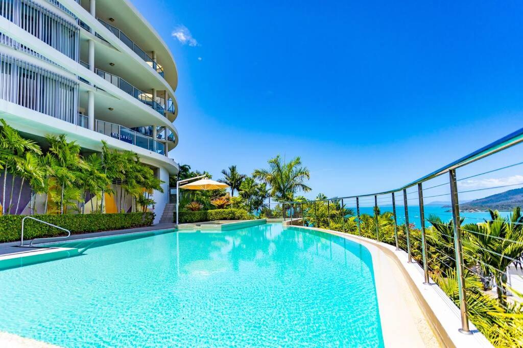 Seaviews at Searene, Spacious, Pool & Free WIFI