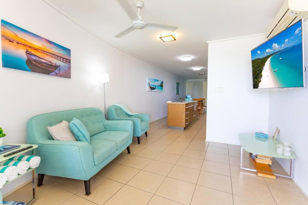 Seaviews at Searene, Spacious, Pool & Free WIFI
