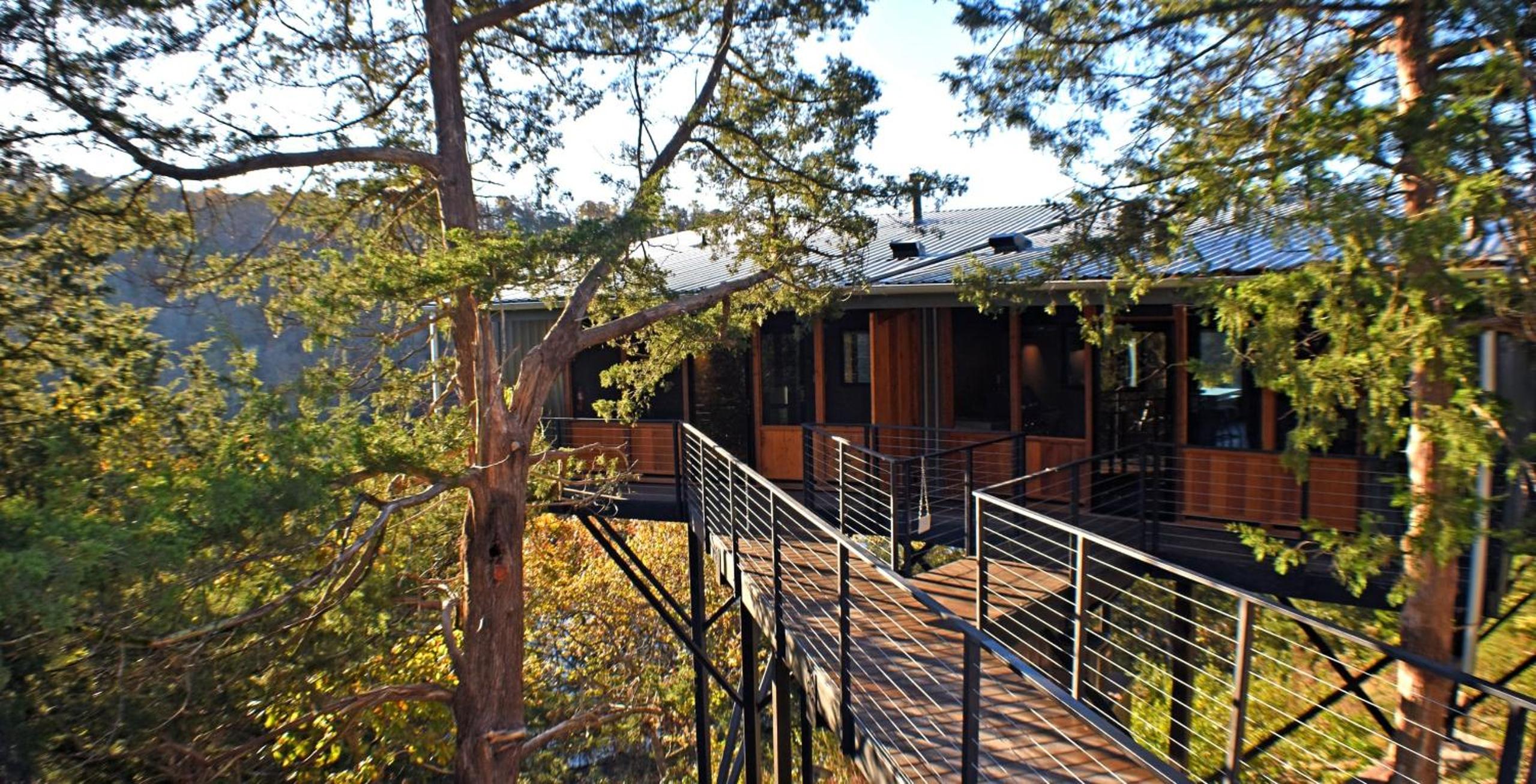 Beaver Lakefront Cabins - Couples Only Getaways