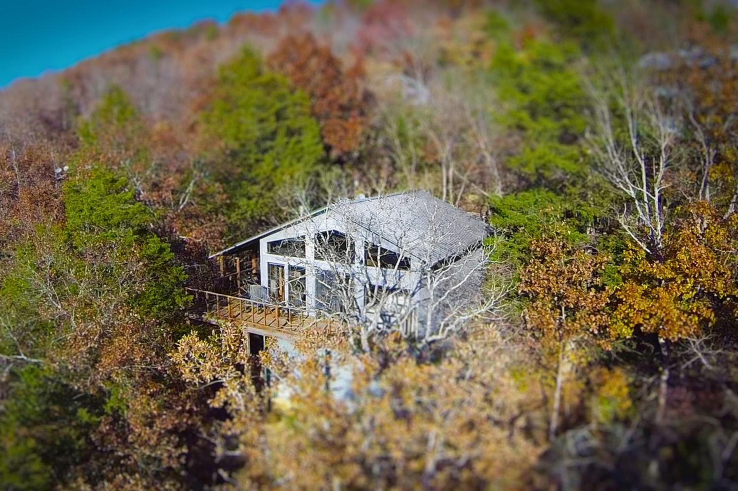 Hotel Beaver Lakefront Cabins - Couples Only Getaways - Image 1