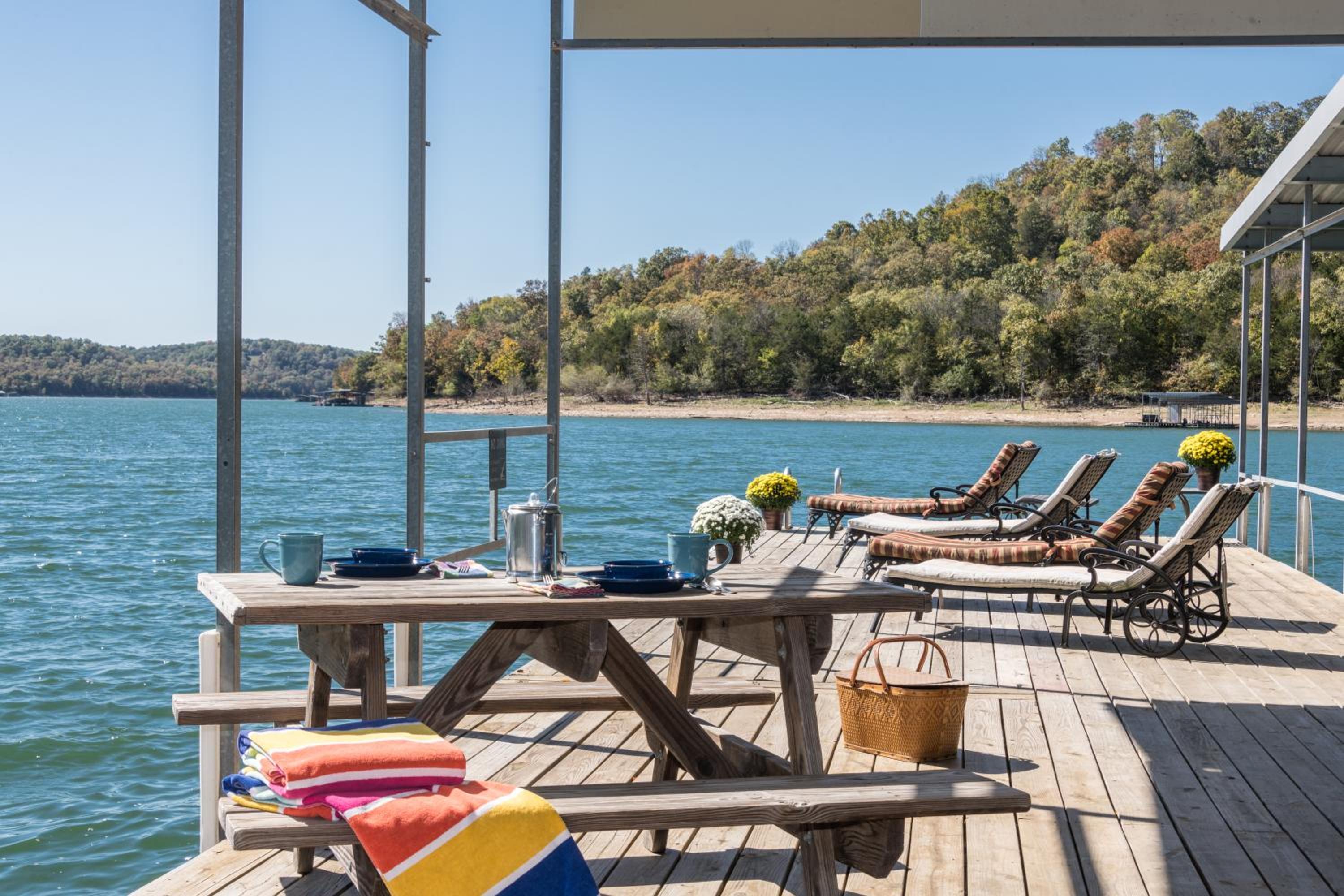 Beaver Lakefront Cabins - Couples Only Getaways