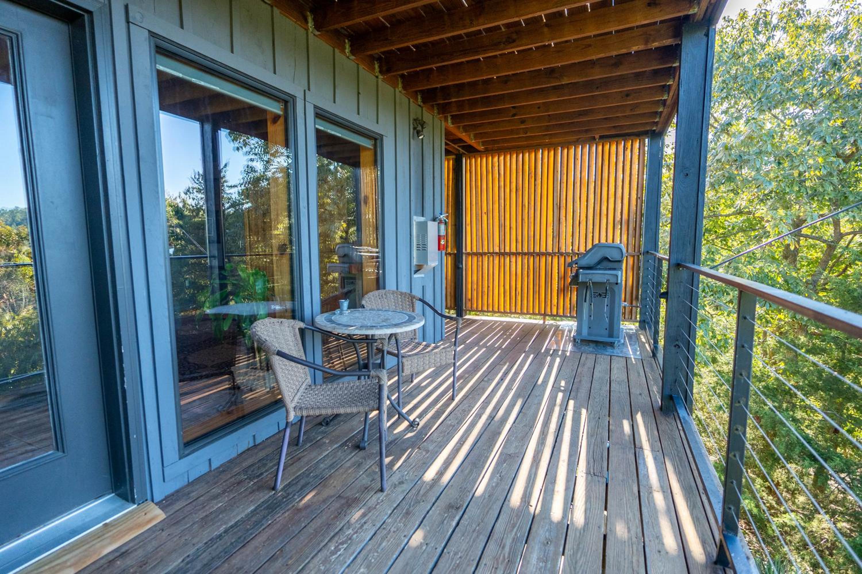 Beaver Lakefront Cabins - Couples Only Getaways