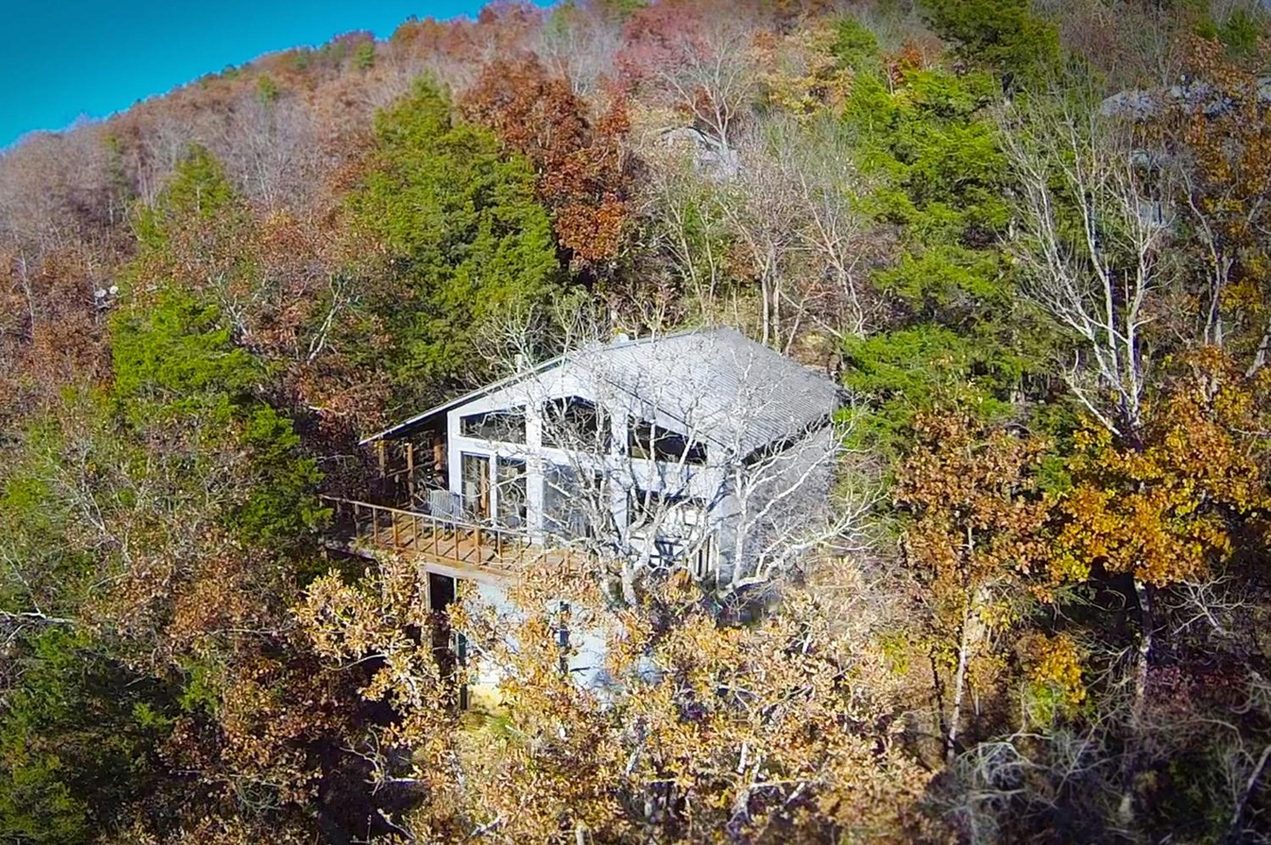 Beaver Lakefront Cabins - Couples Only Getaways