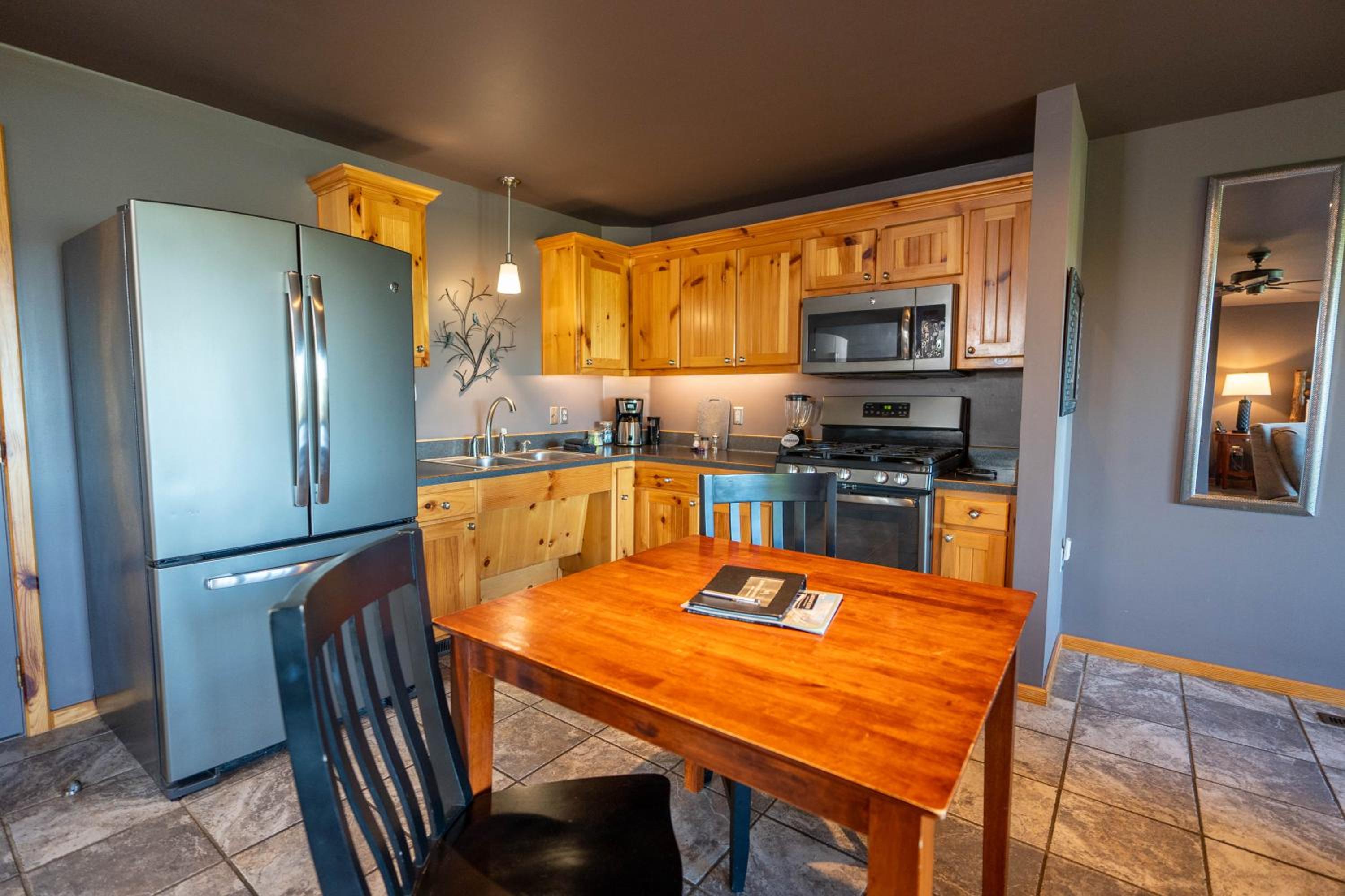 Beaver Lakefront Cabins - Couples Only Getaways