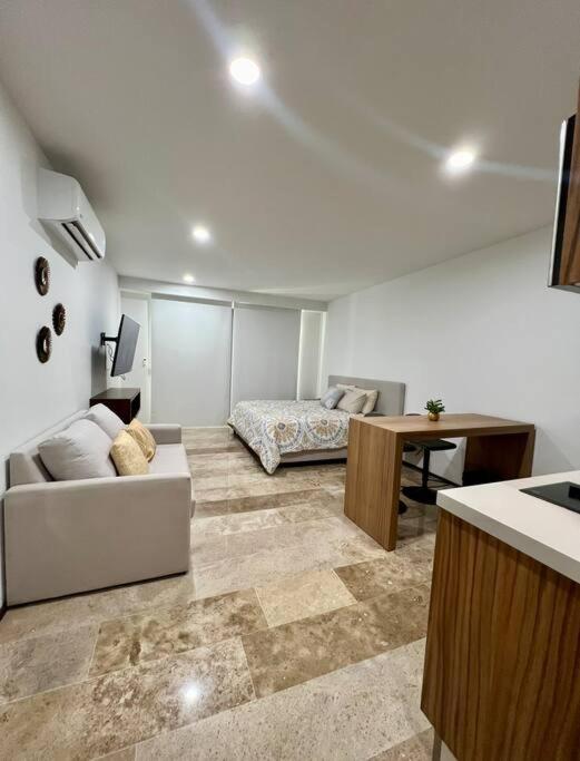 Bello condo media cuadra de 5 avenida view 5