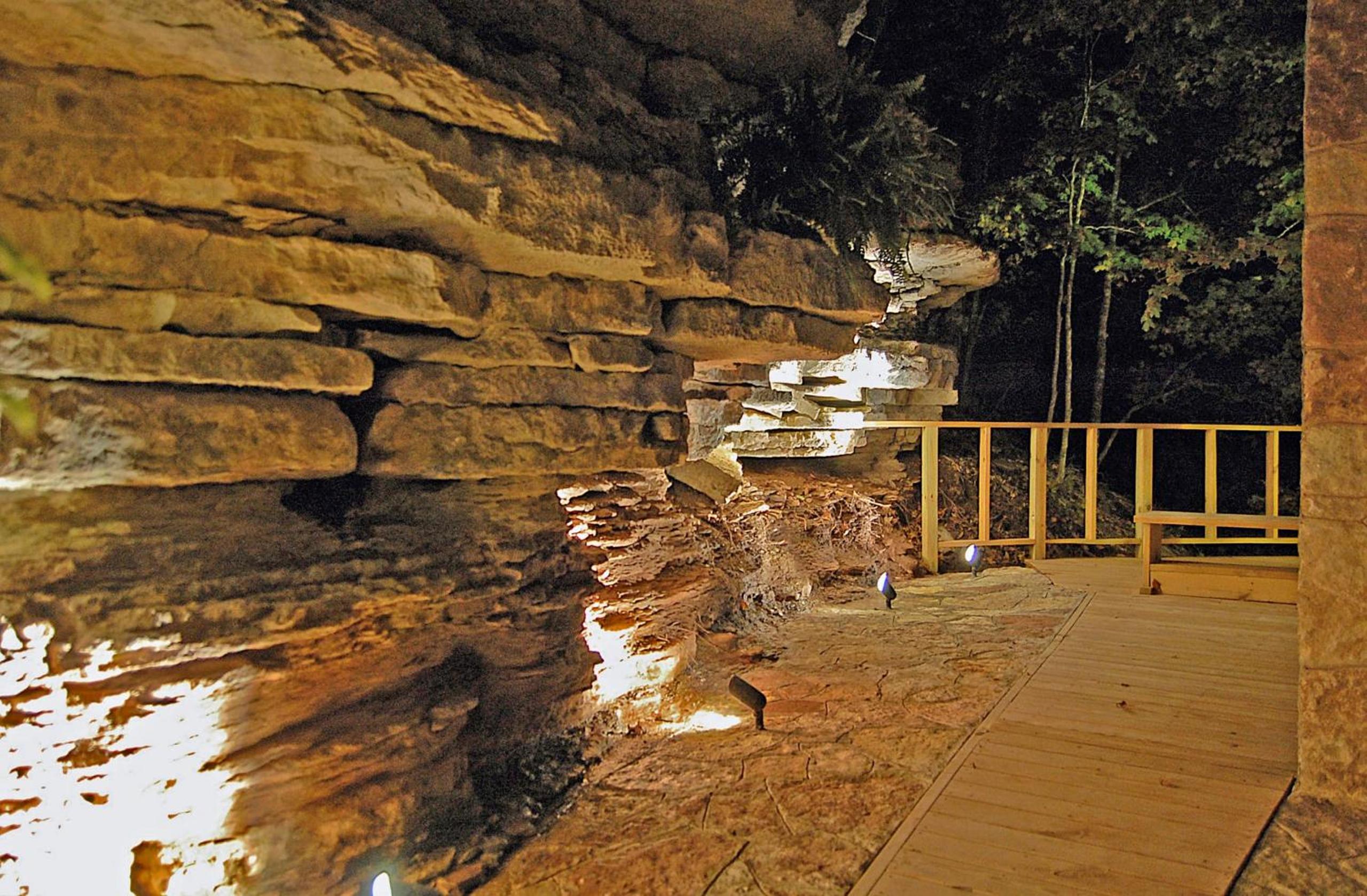 Beaver Lakefront Cabins - Couples Only Getaways