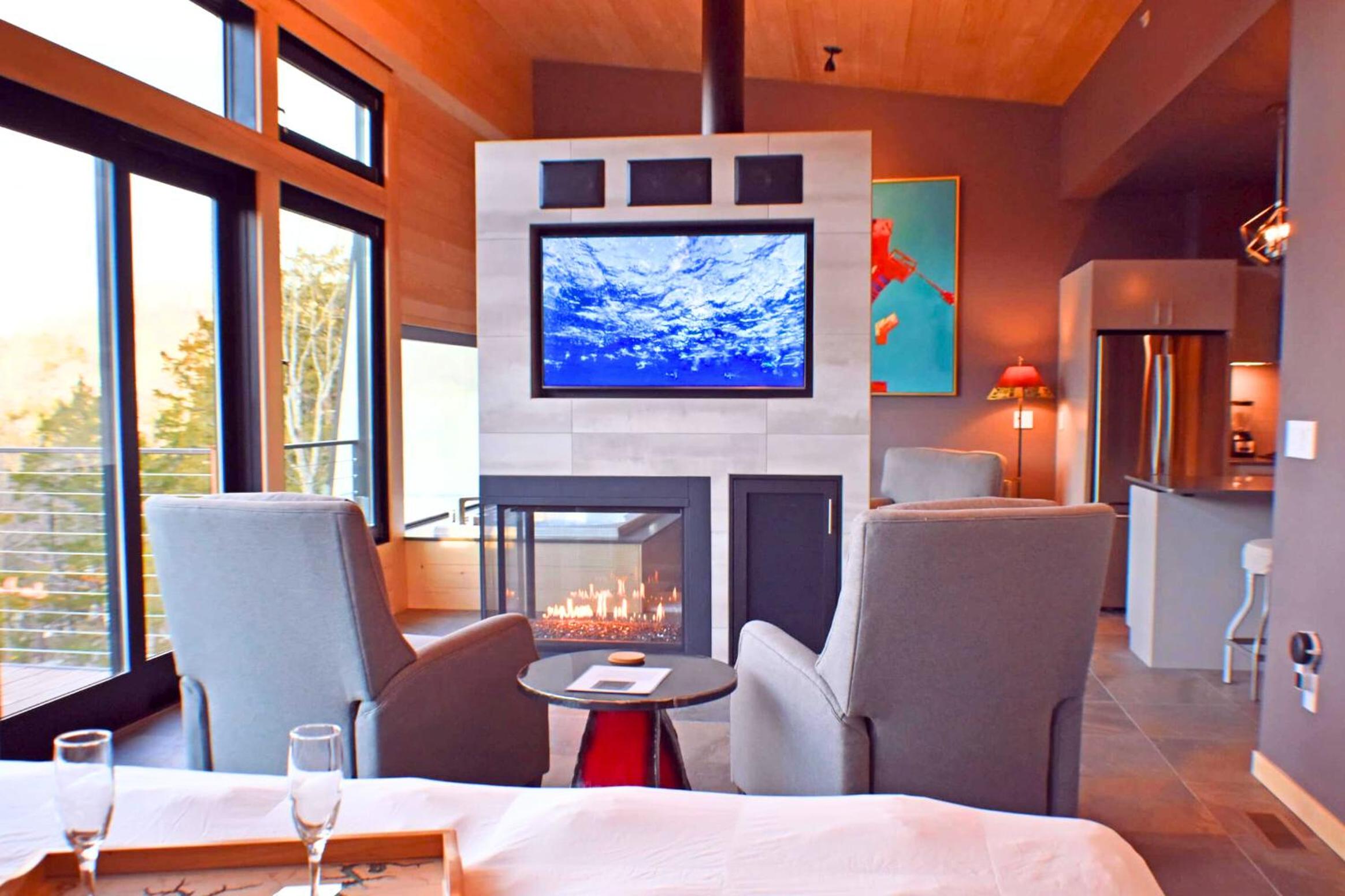 Beaver Lakefront Cabins - Couples Only Getaways