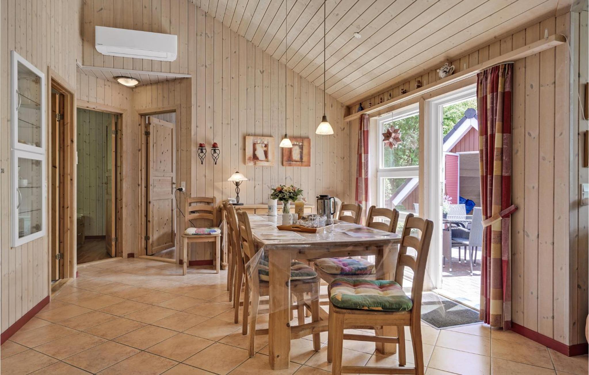 4 Bedroom Beautiful Home In Oksbøl view 5
