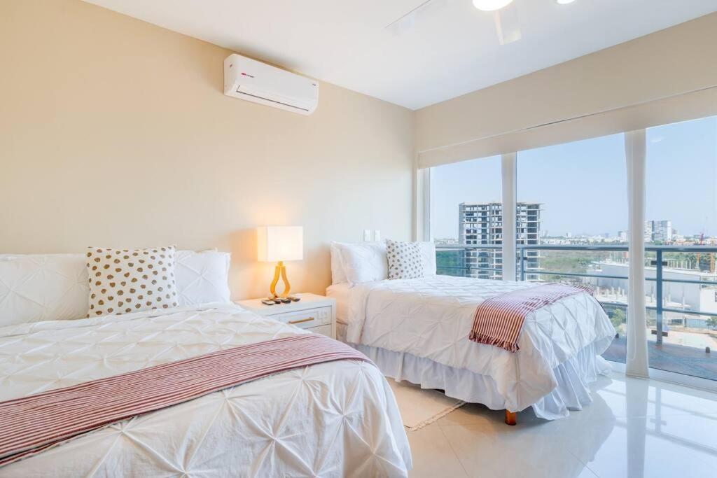 Elegante Condo a una Cuadra del Mar view 5
