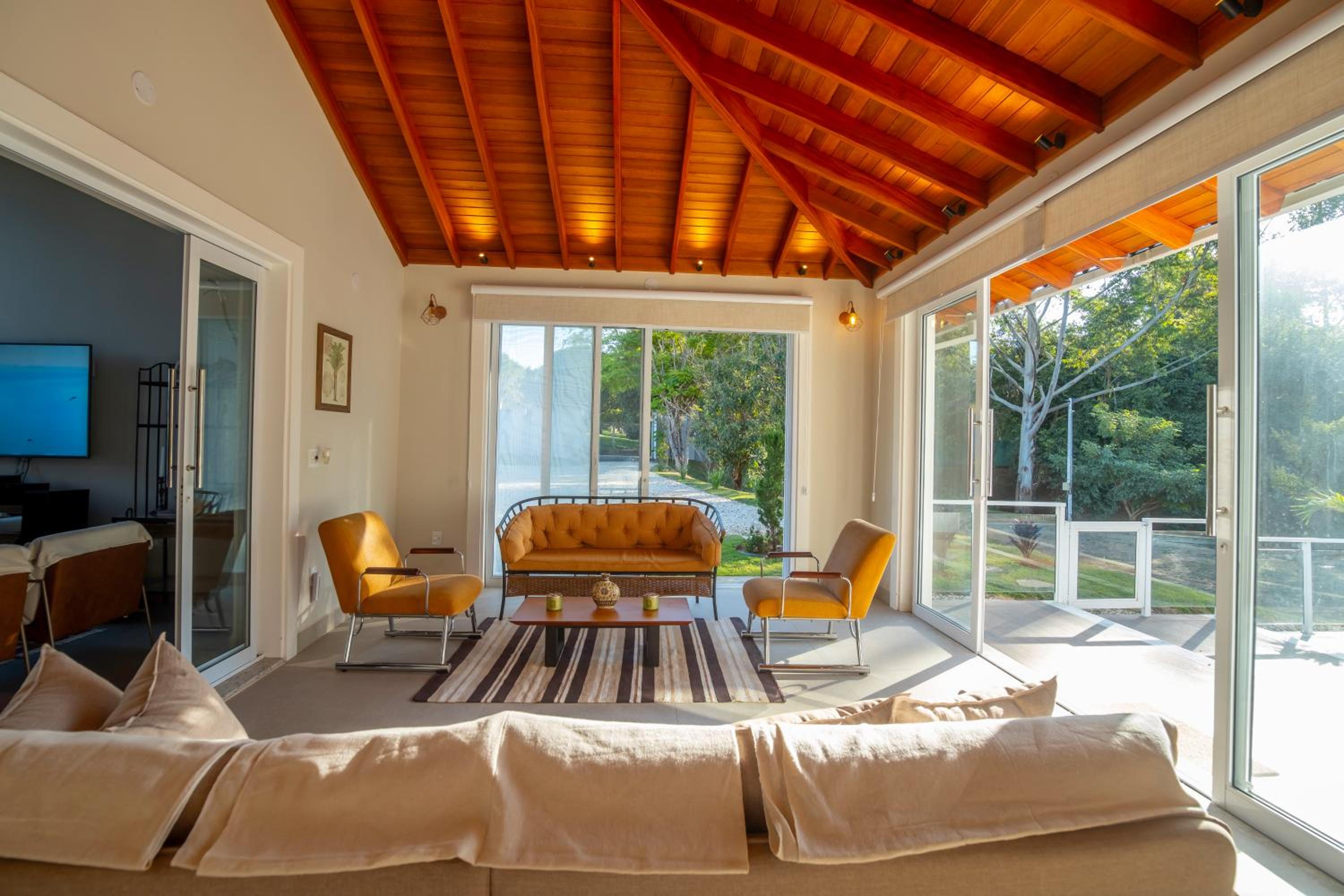 Casa para Locação Terras de São Francisco!