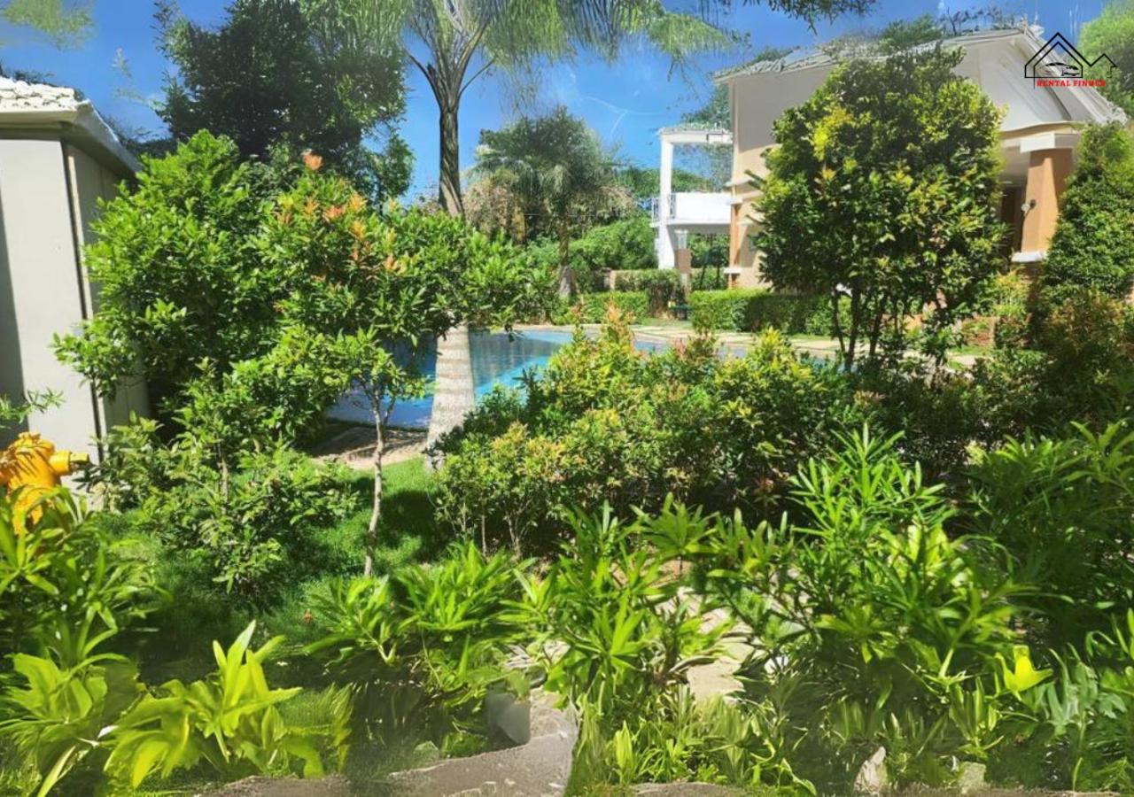 Bancao-Bancao Accommodation with a Balcony, Free Parking, Pool and Gym near Airport - B2 7Opals view 3
