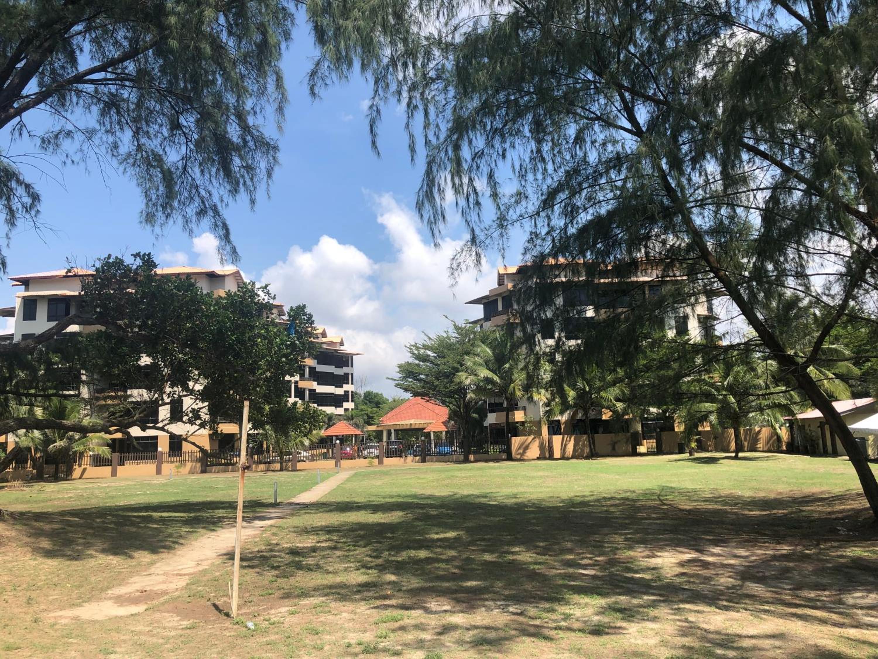 Samsuria Beach Apartment Resort