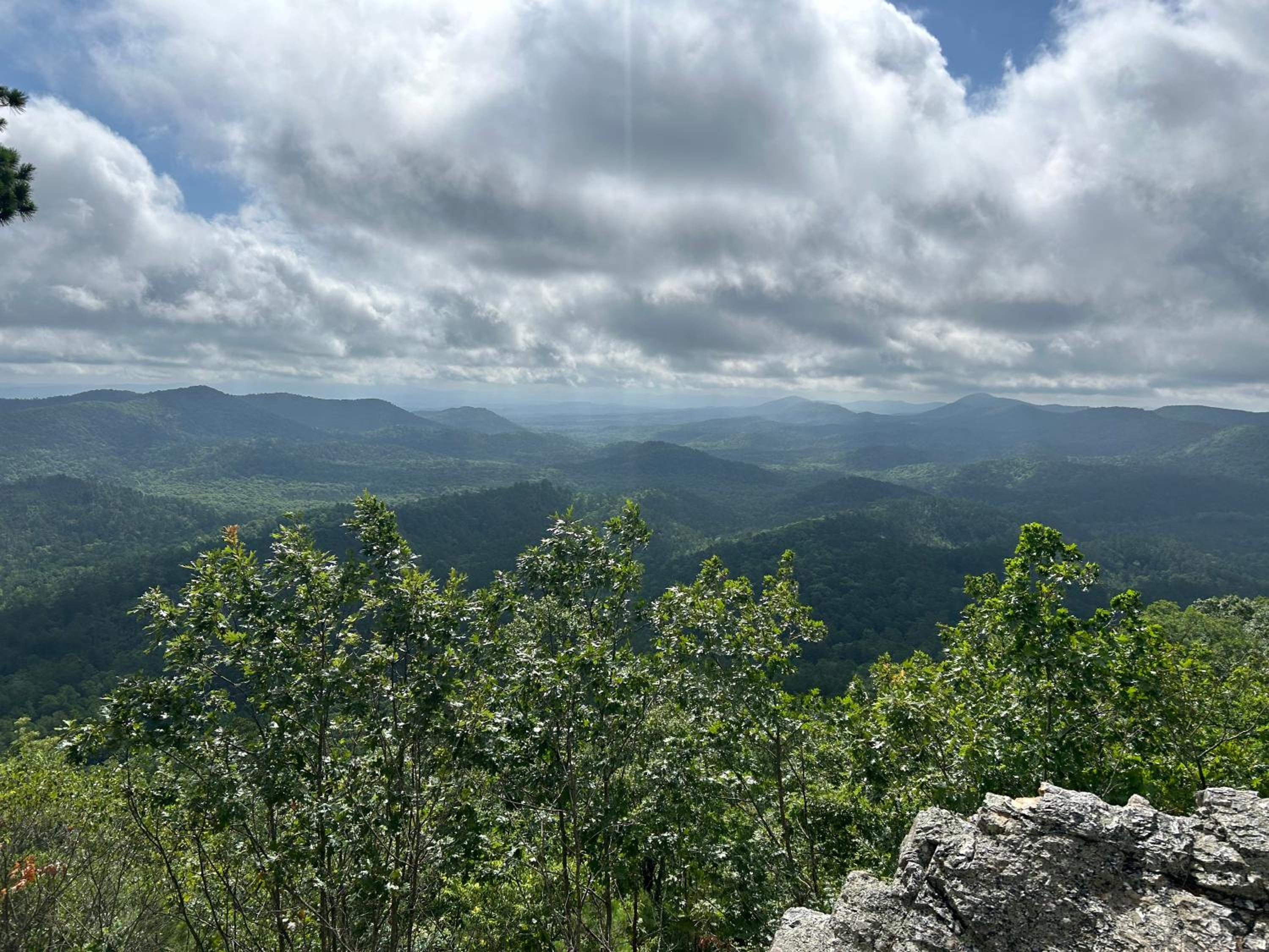 Livin on the Edge Cabin in Albert Pike, Beautiful! view 4