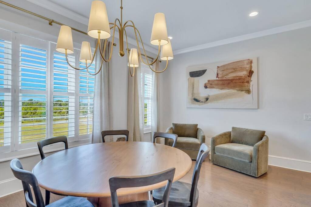 Waterside Retreat, Steps to River Street view 5
