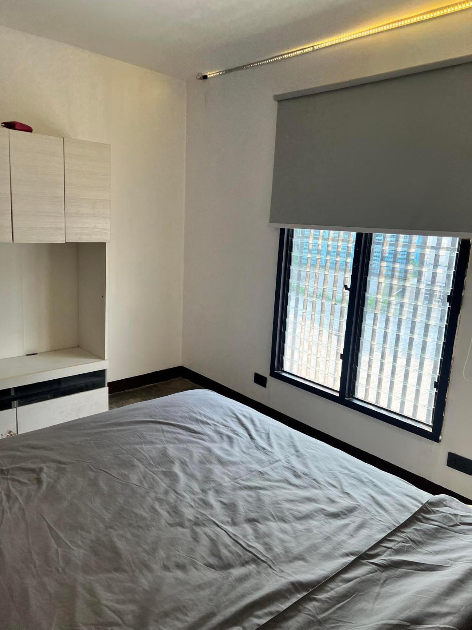 colets cozy private room shared space view 2