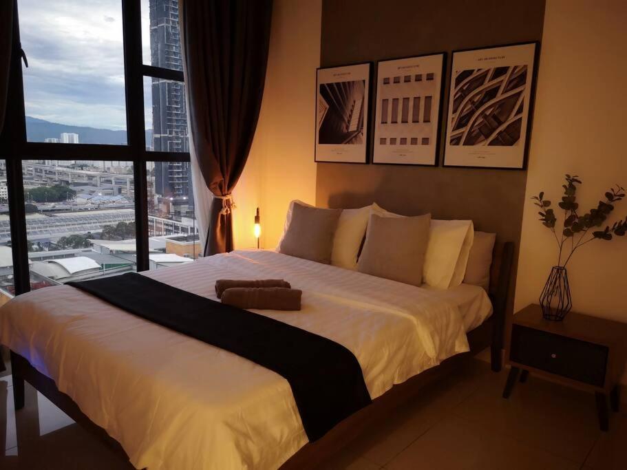 Pool Oasis in the city - 10 mins drive to KLCC (free shuttle to MRT)