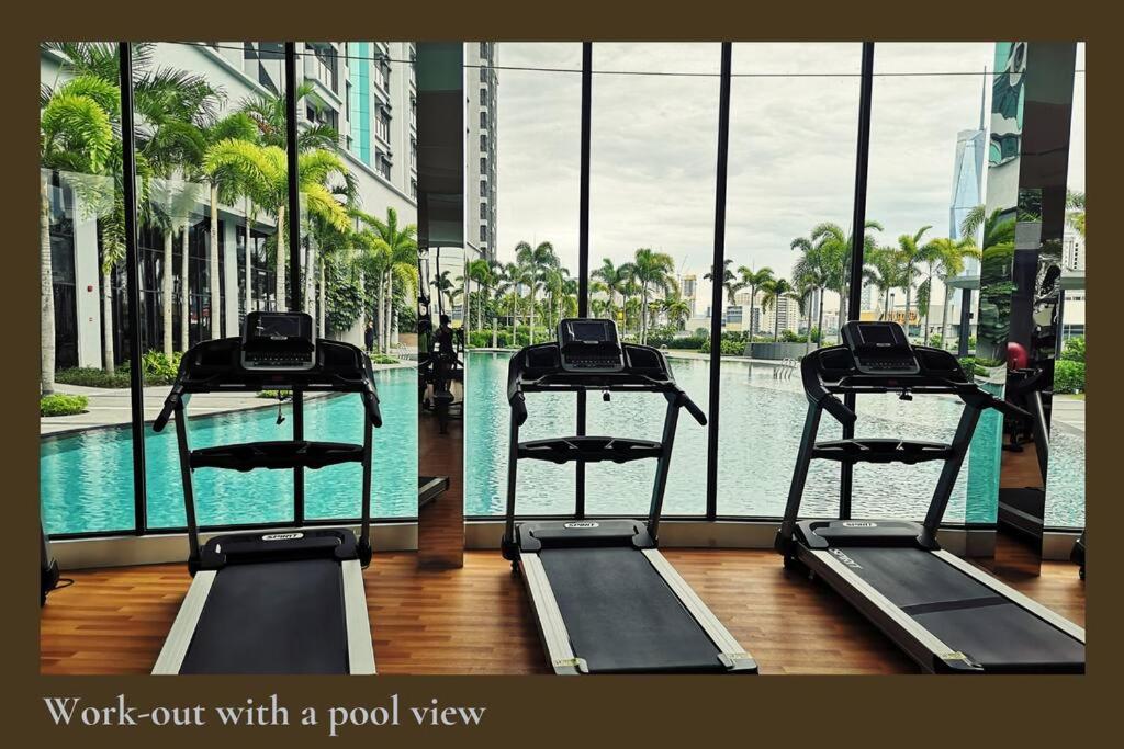 Pool Oasis in the city - 10 mins drive to KLCC (free shuttle to MRT)