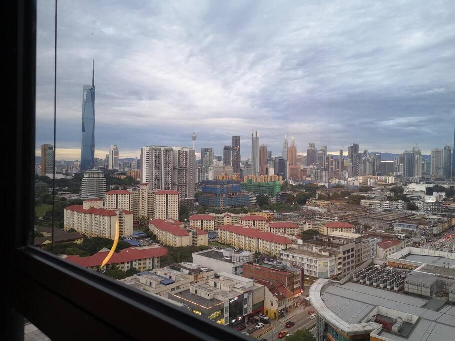 Pool Oasis in the city - 10 mins drive to KLCC (free shuttle to MRT)